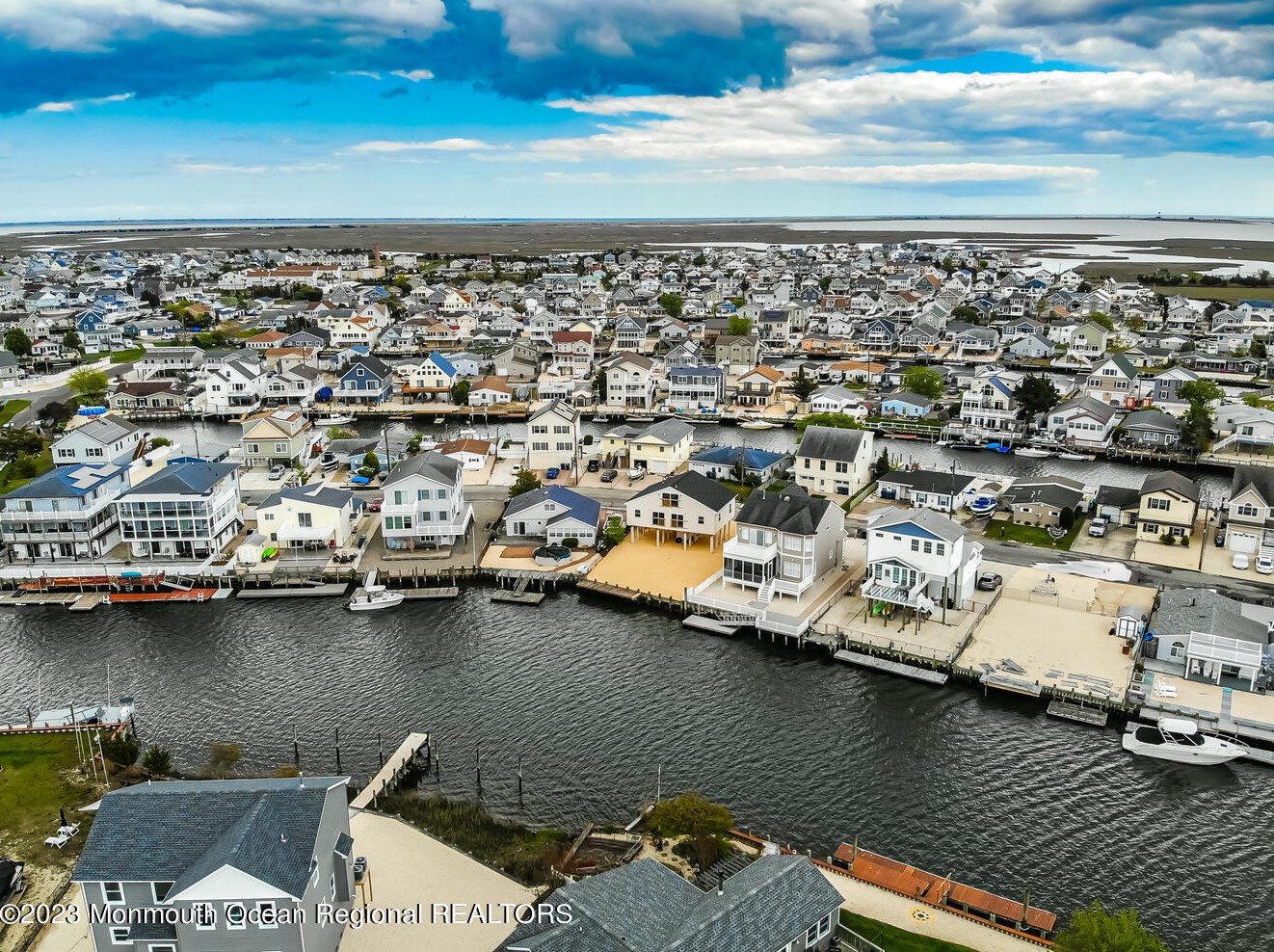 114 Binnacle Dr, Tuckerton NJ  08087-1502 exterior