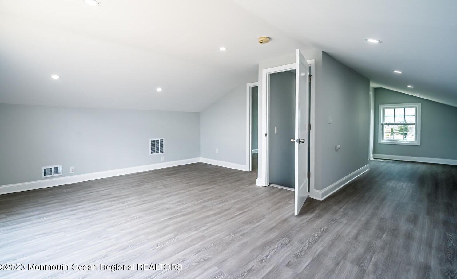 114 Binnacle Dr, Tuckerton NJ  08087-1502 exterior