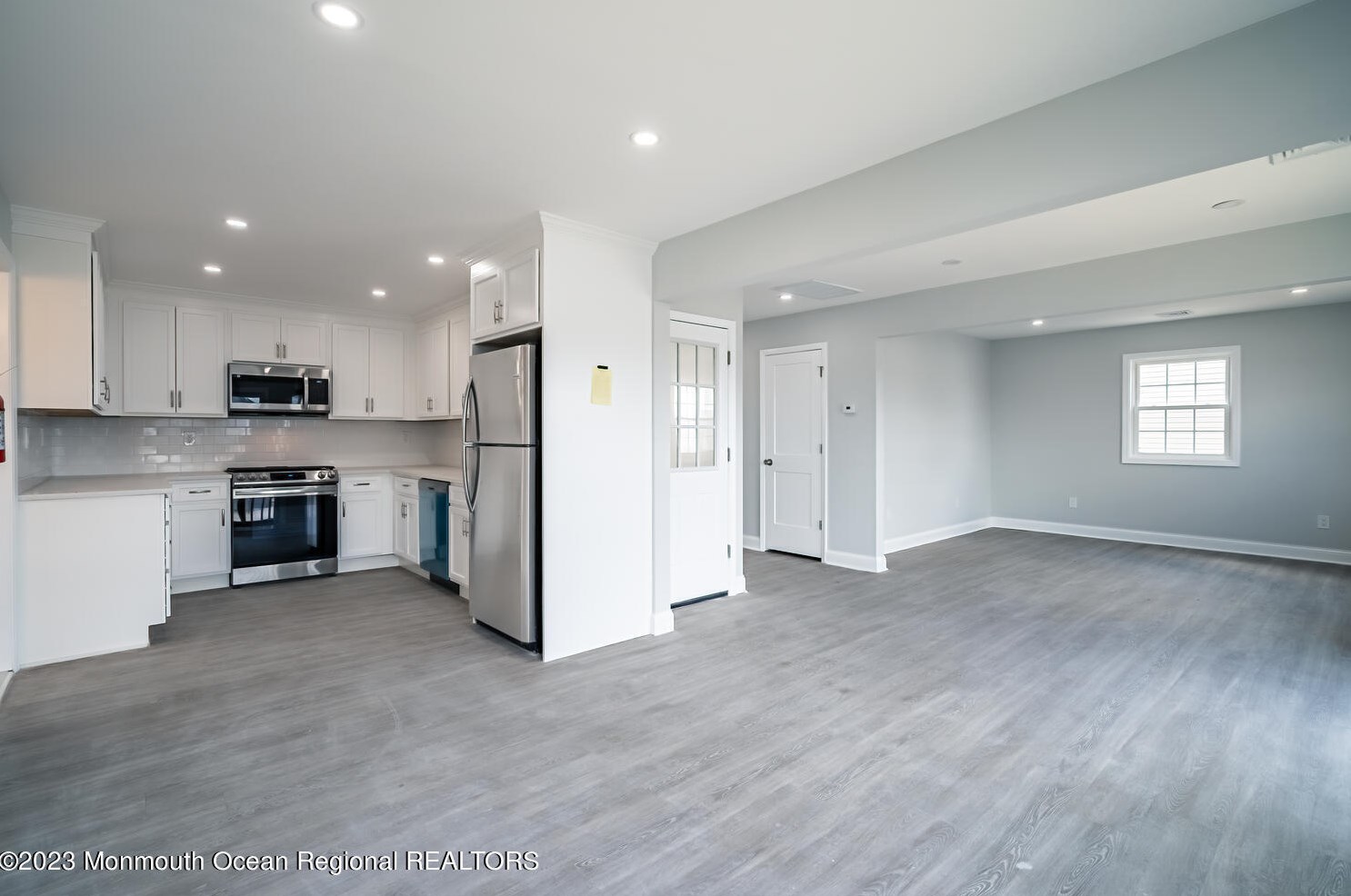 114 Binnacle Dr, Tuckerton NJ  08087-1502 exterior