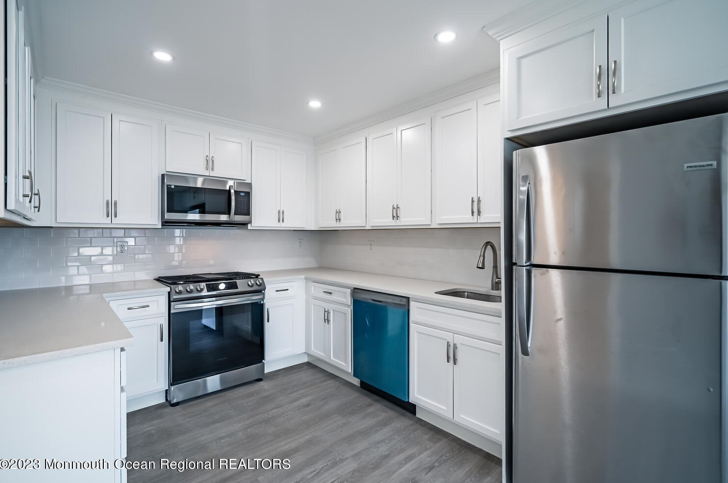 114 Binnacle Dr, Tuckerton NJ  08087-1502 exterior