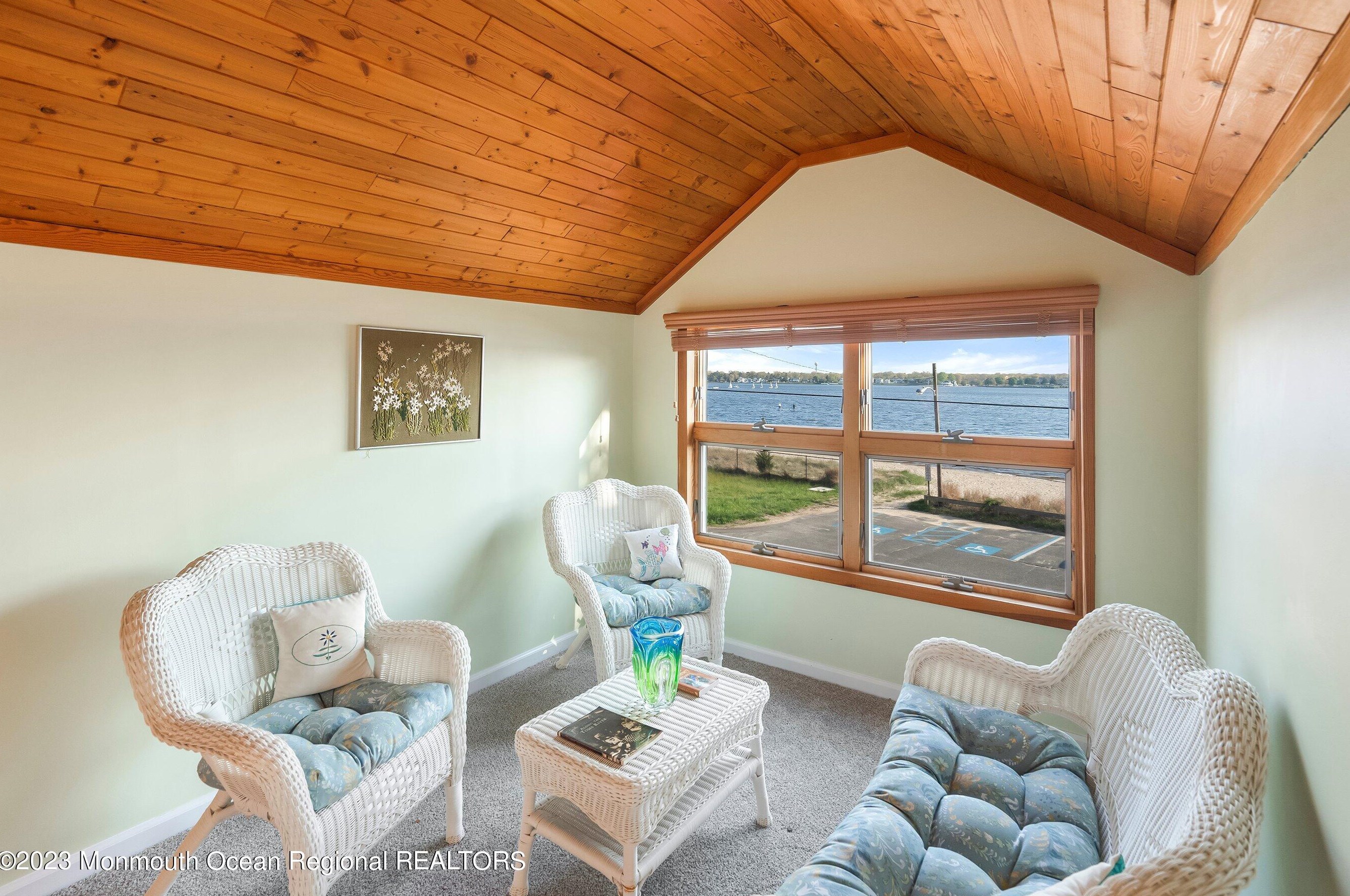 1212 Riviera Ave, Toms River NJ  08753-6948 exterior