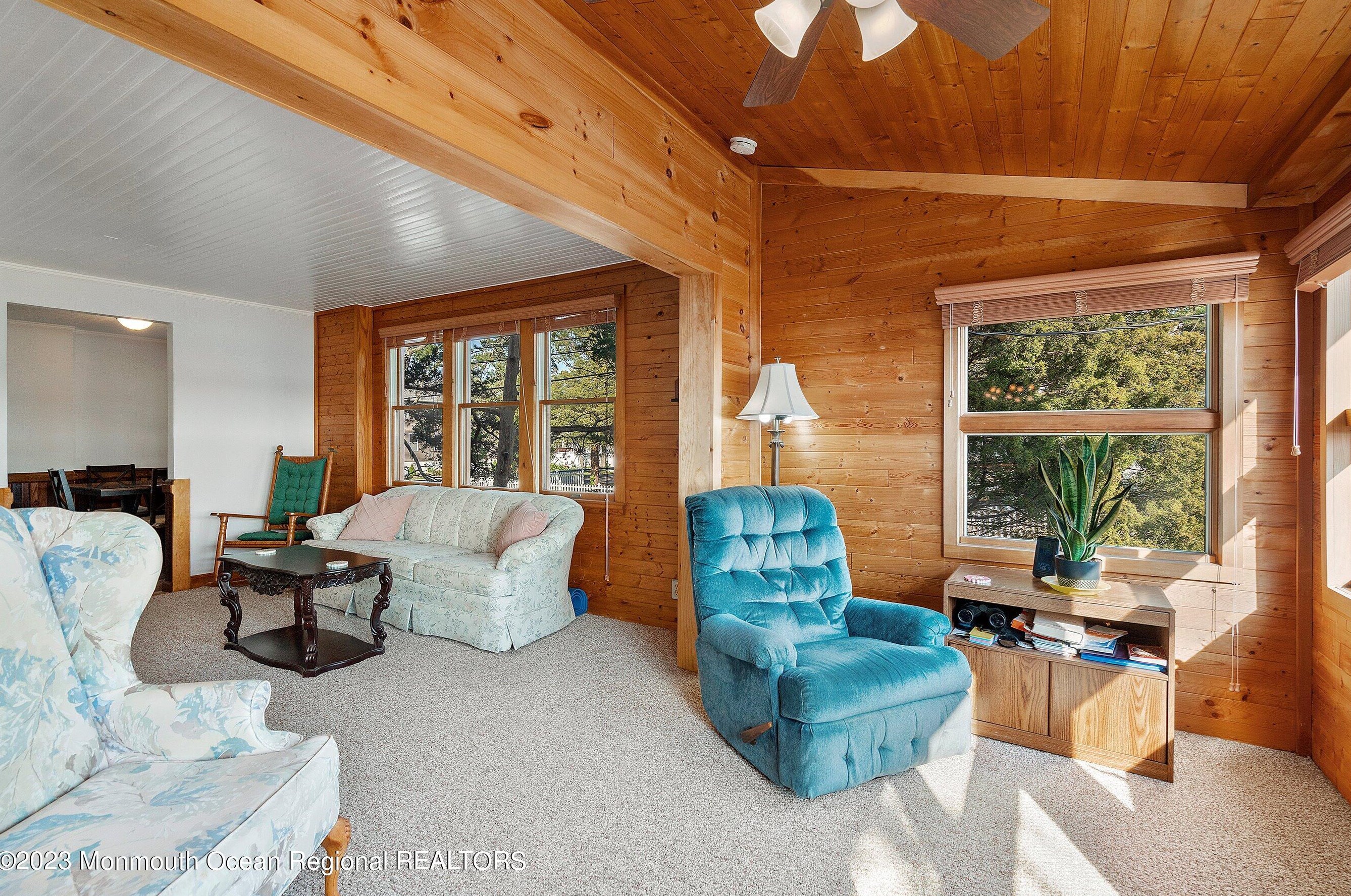 1212 Riviera Ave, Toms River NJ  08753-6948 exterior