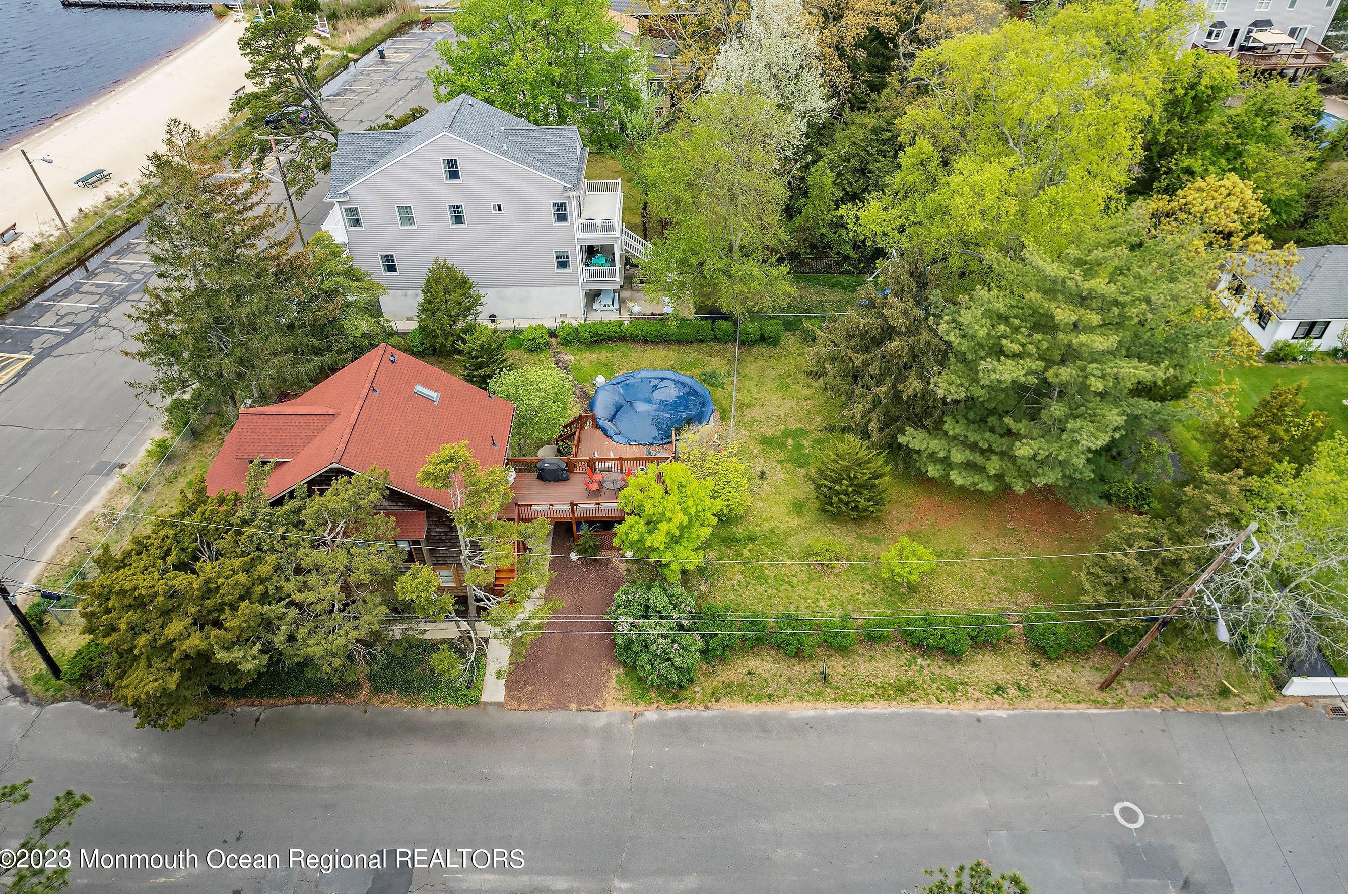 1212 Riviera Ave, Toms River NJ  08753-6948 exterior