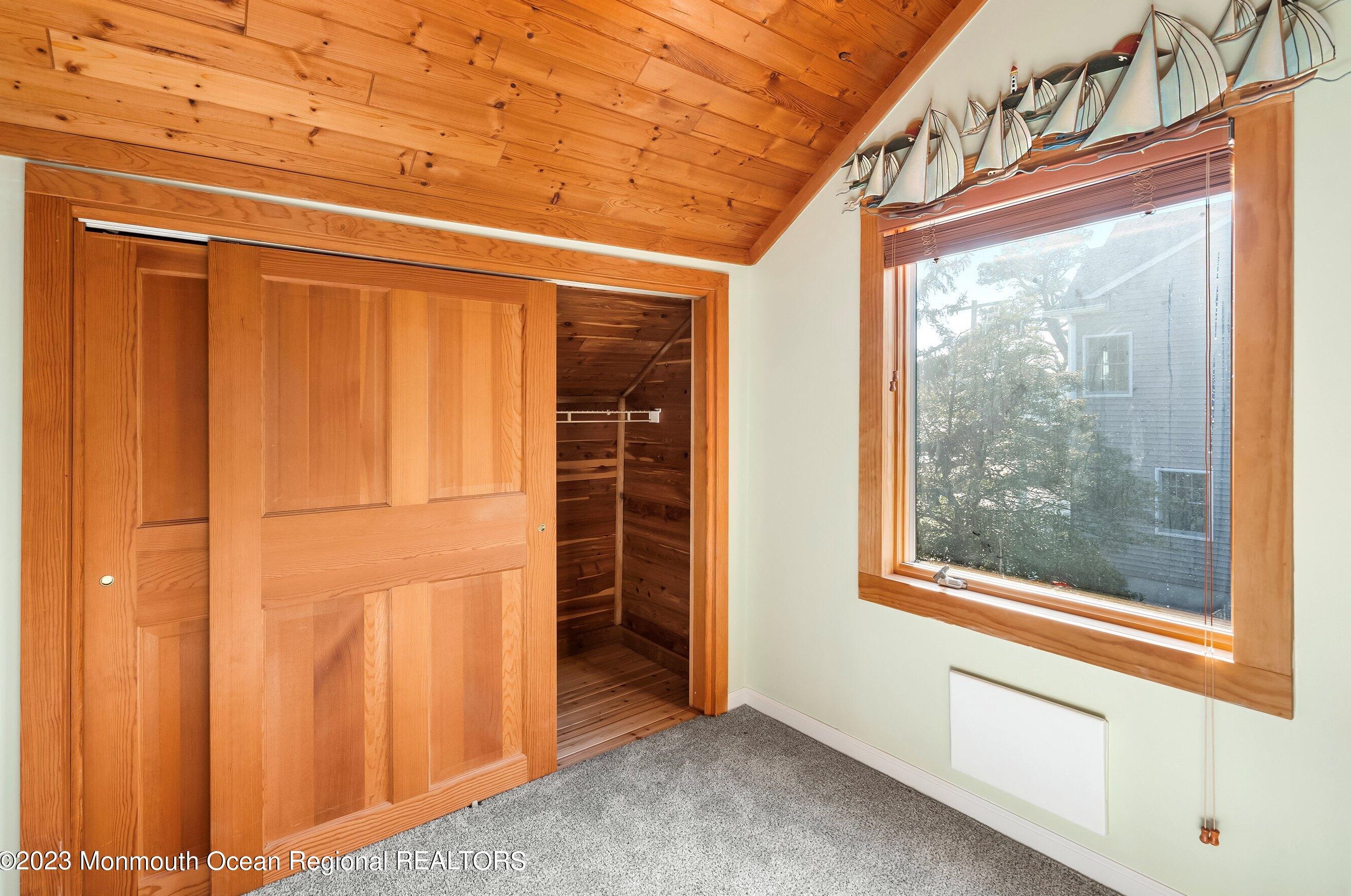 1212 Riviera Ave, Toms River NJ  08753-6948 exterior