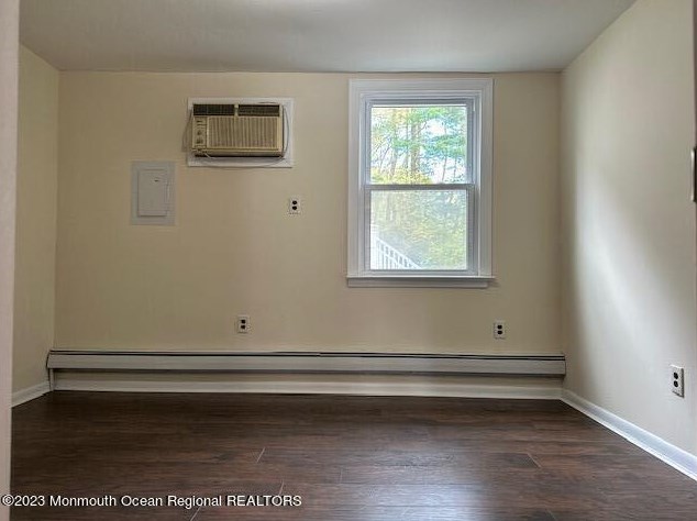318 Anthony Ave, Toms River NJ  08753-7104 exterior