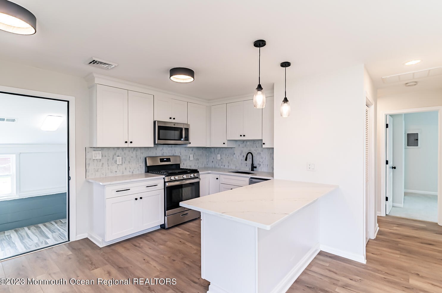 71 Admiral Dr, Tuckerton NJ  08087-2802 exterior