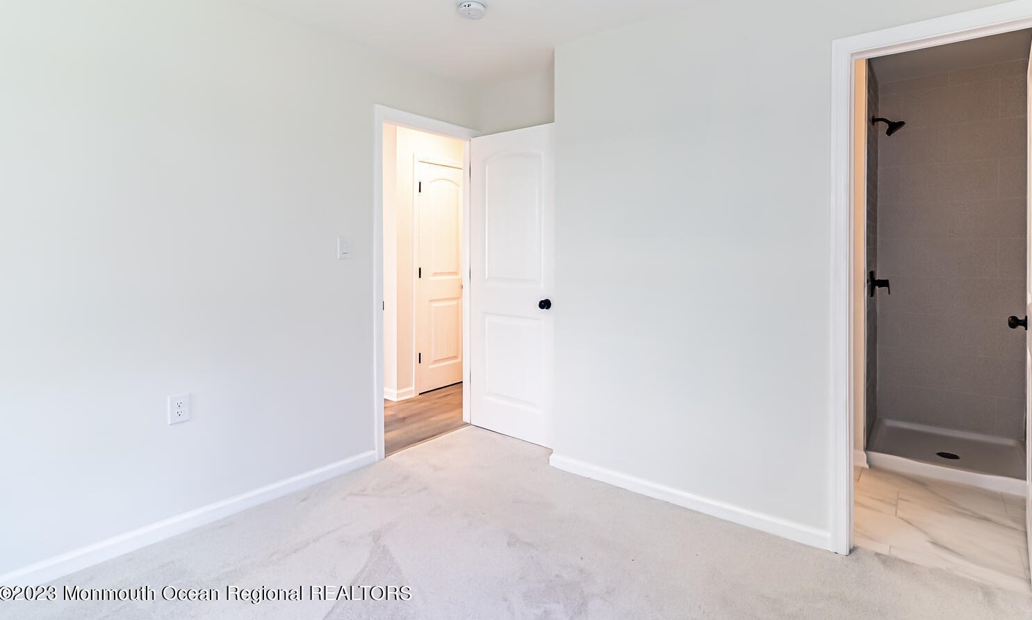 71 Admiral Dr, Tuckerton NJ  08087-2802 exterior