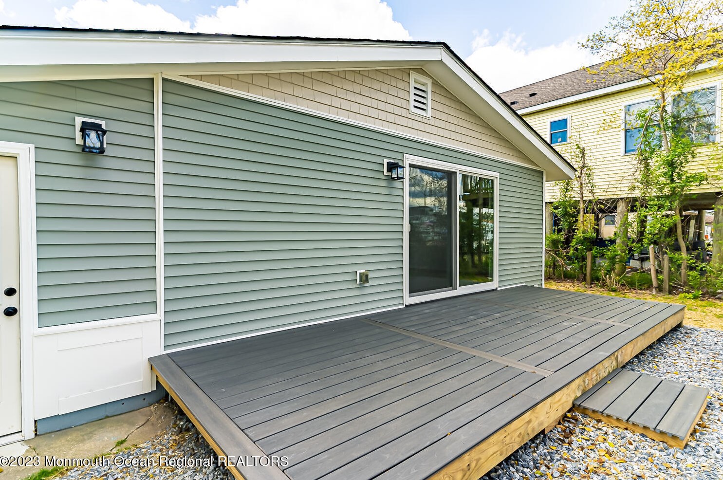 71 Admiral Dr, Tuckerton NJ  08087-2802 exterior