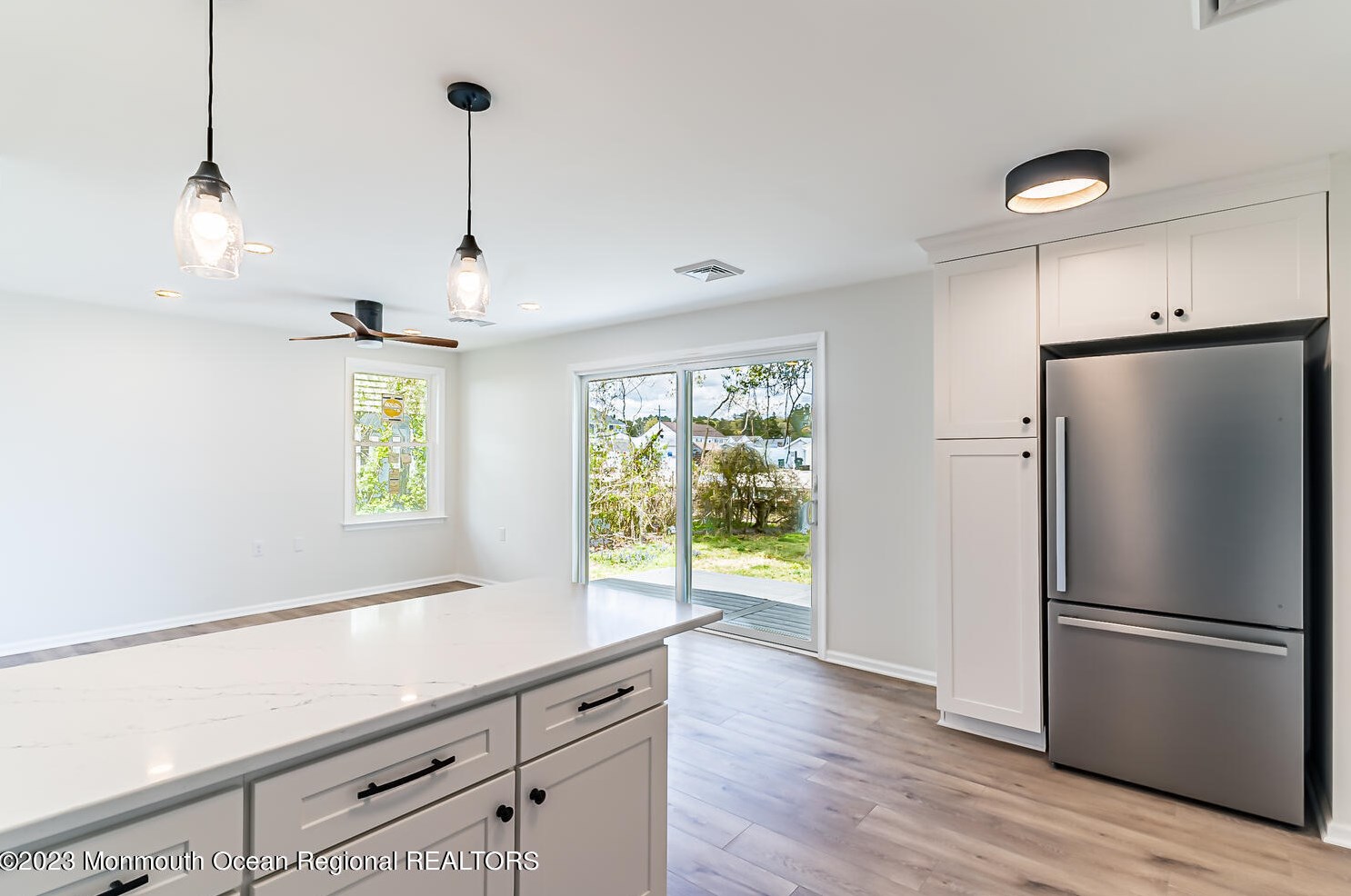 71 Admiral Dr, Tuckerton NJ  08087-2802 exterior