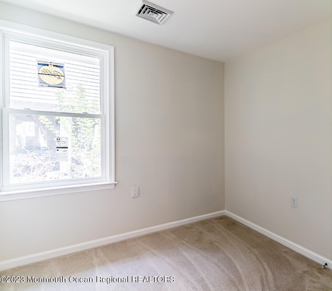 71 Admiral Dr, Tuckerton NJ  08087-2802 exterior