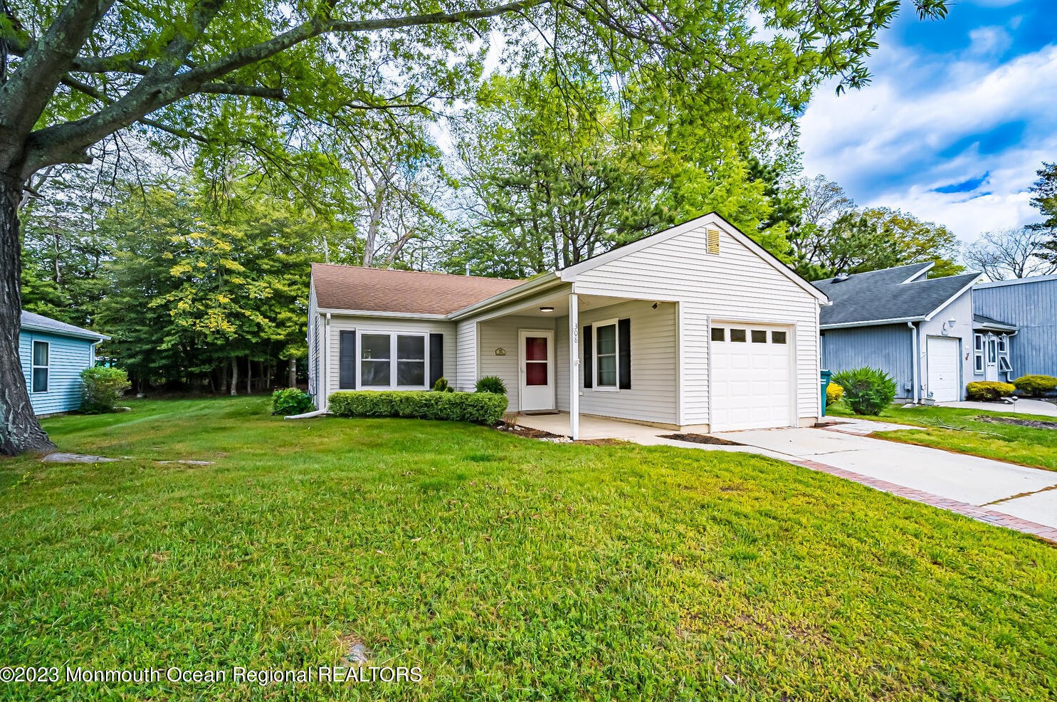 308 Lexington Dr, Tuckerton NJ  08087-1322 exterior