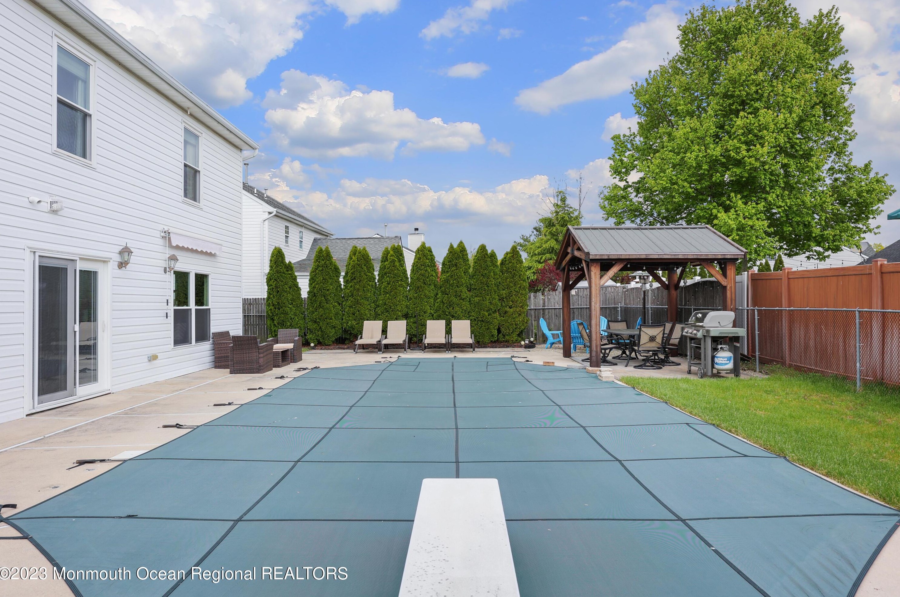 86 Cascades Ave, Wall Township NJ  07731-9036 exterior