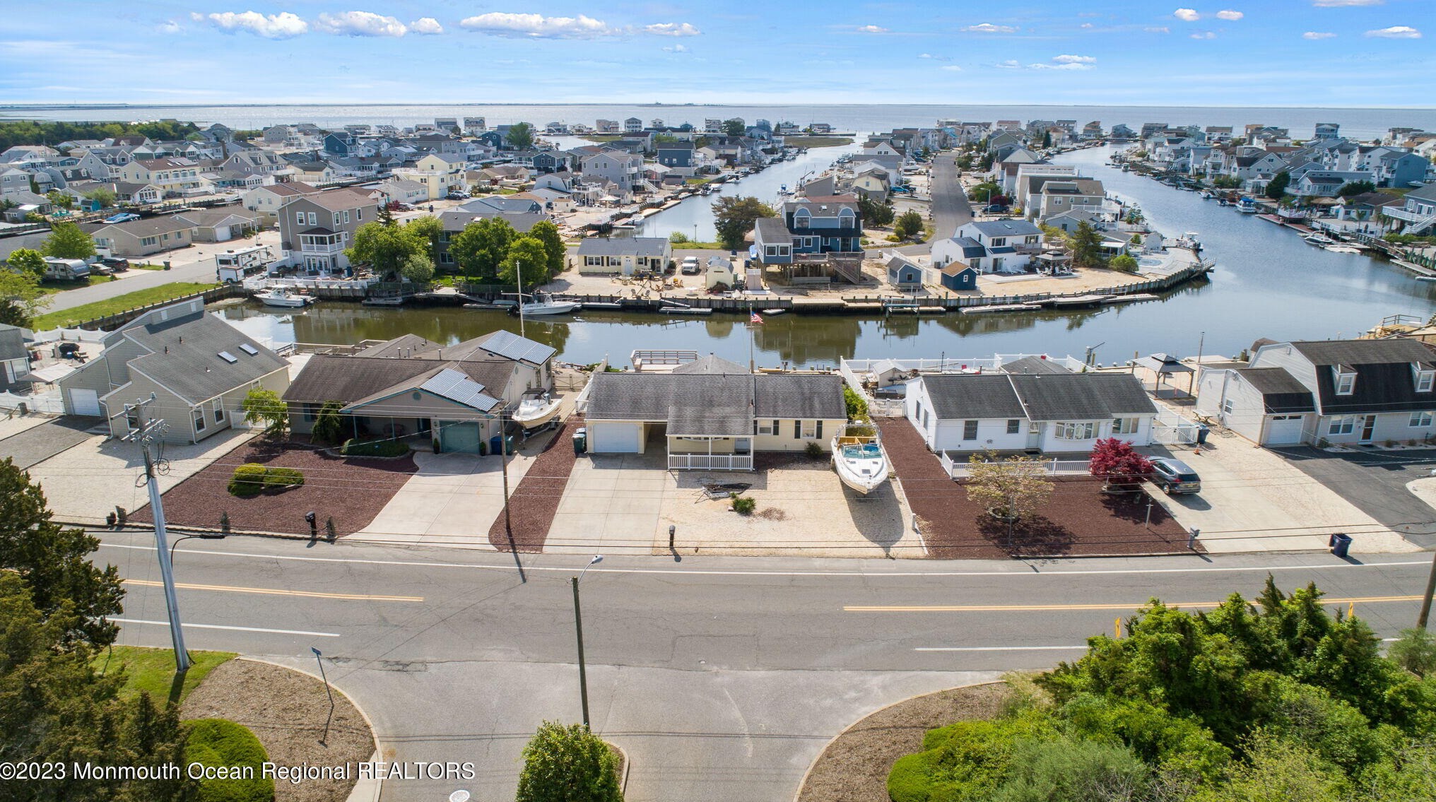 1369 Radio Rd, Tuckerton NJ  08087-1009 exterior