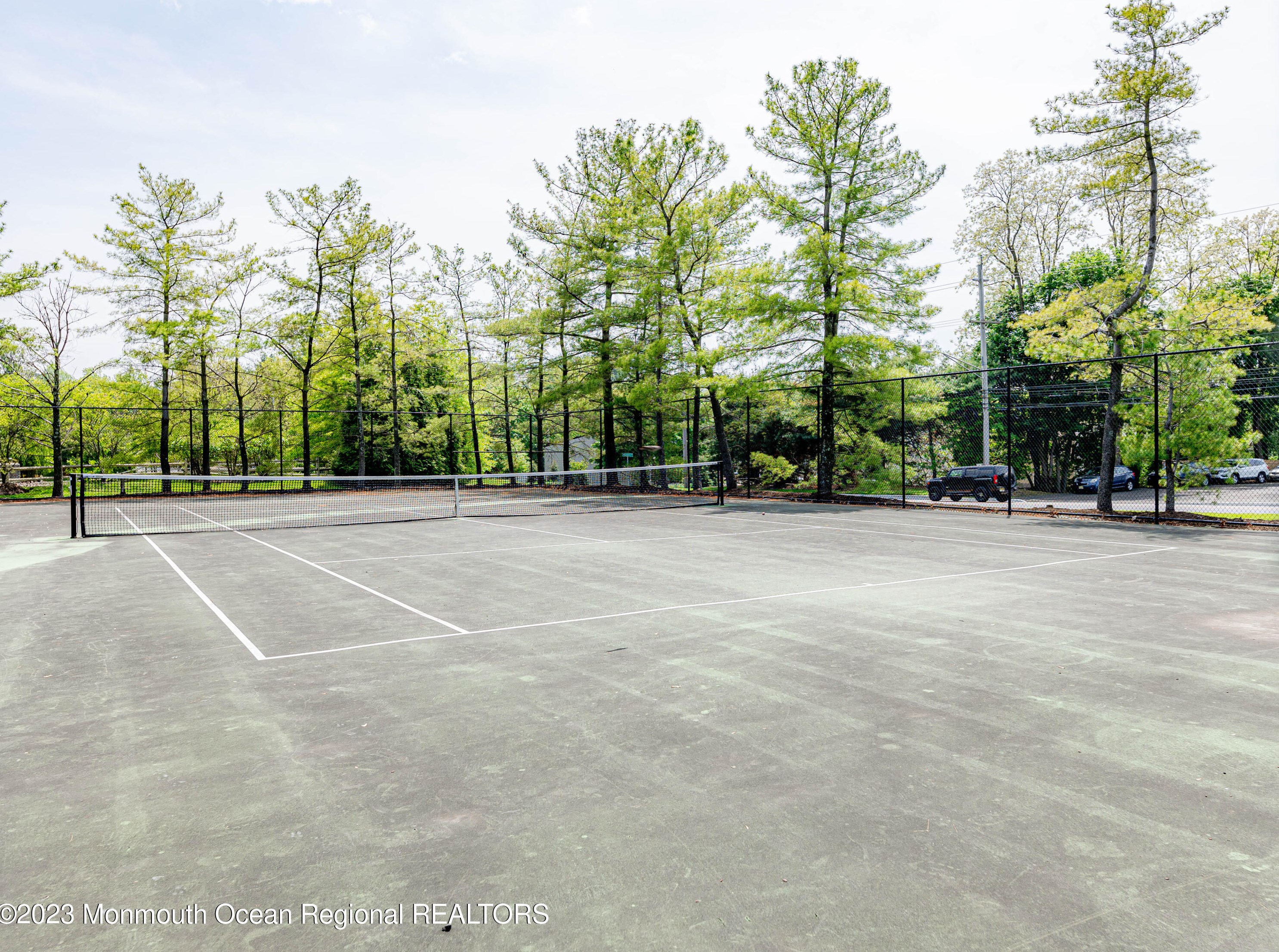 606 Wellington Pl, Matawan NJ 07747-1922 exterior