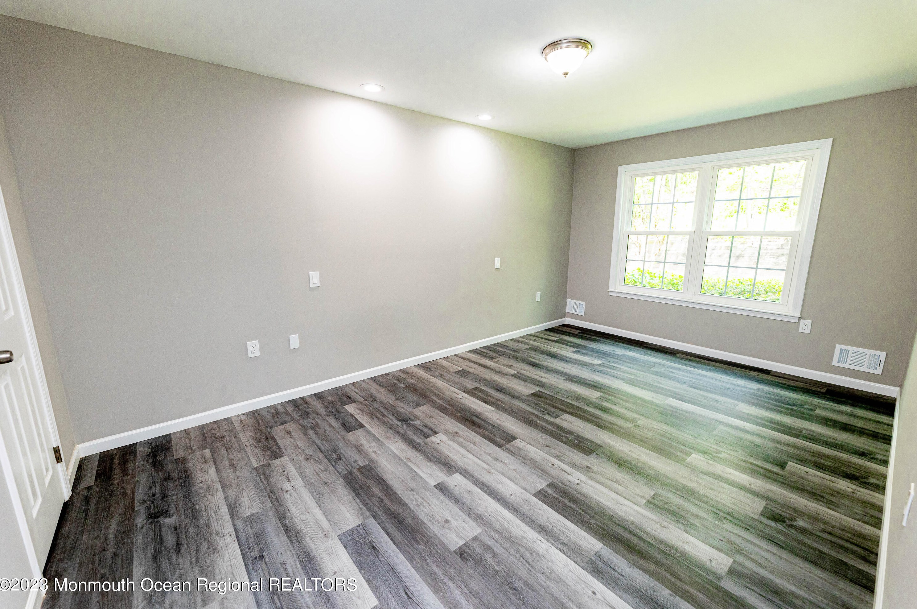 606 Wellington Pl, Matawan NJ 07747-1922 exterior