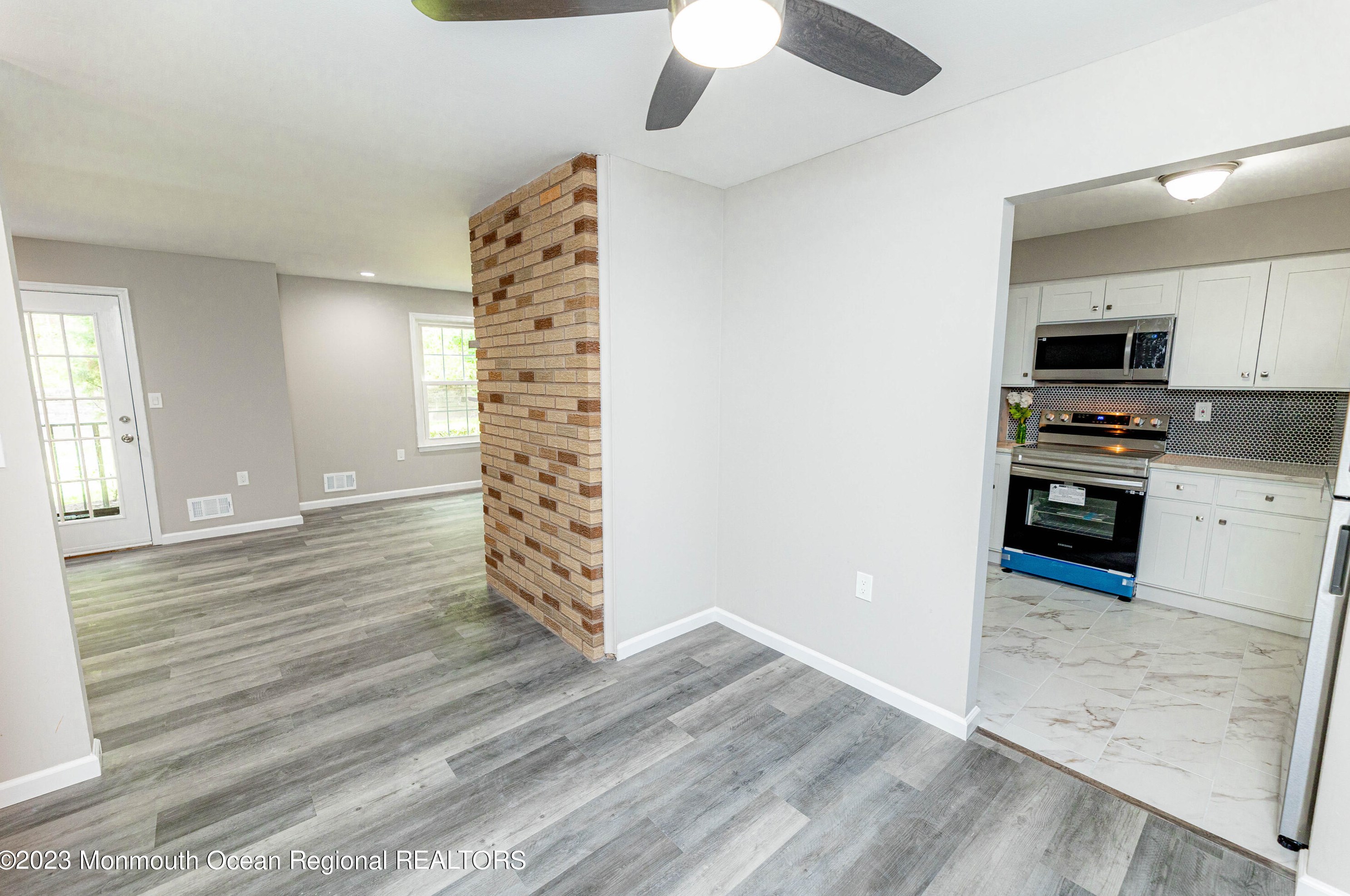 606 Wellington Pl, Matawan NJ 07747-1922 exterior