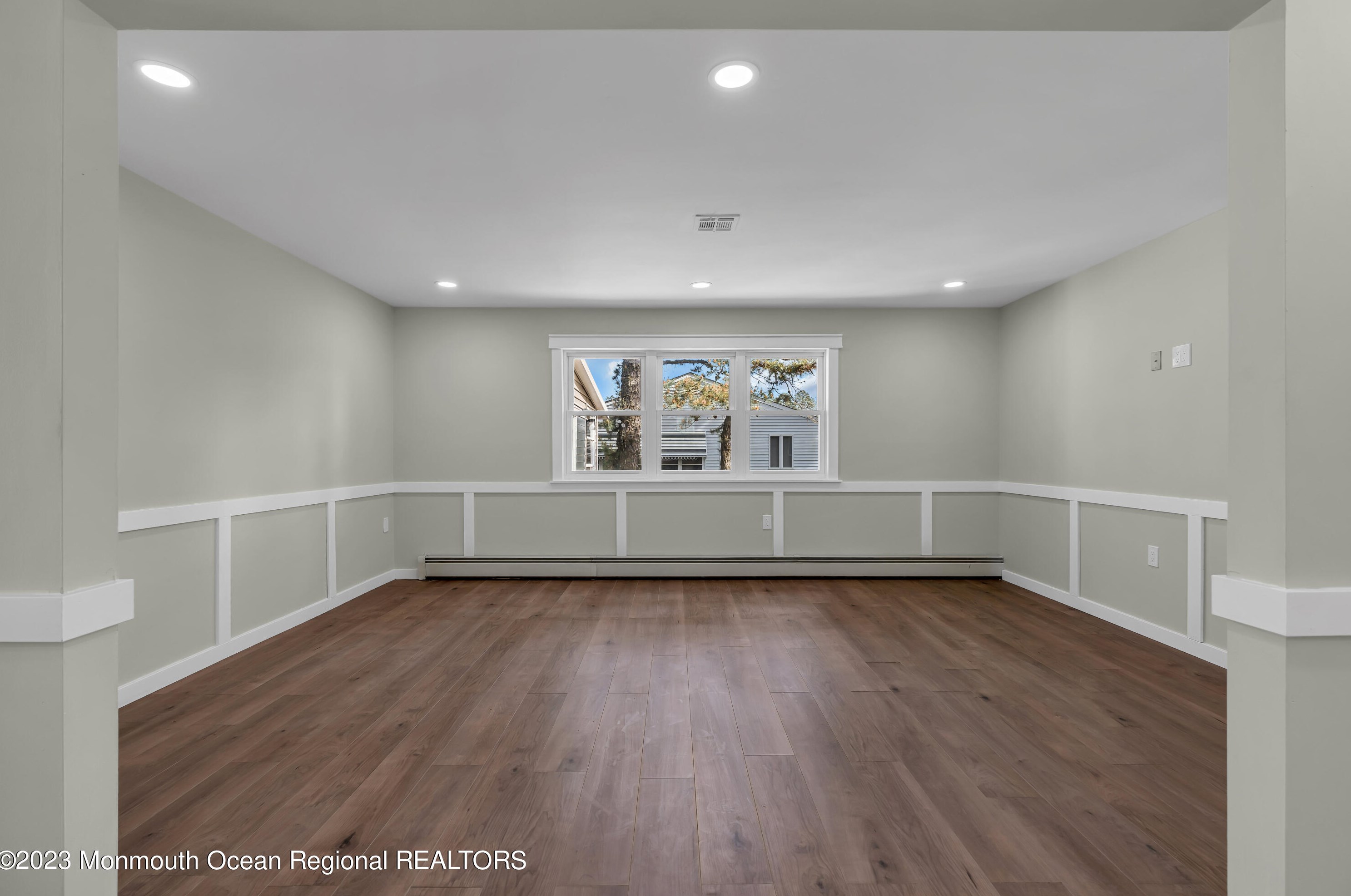 16 Wakan Ct, Toms River NJ  08757-6245 exterior