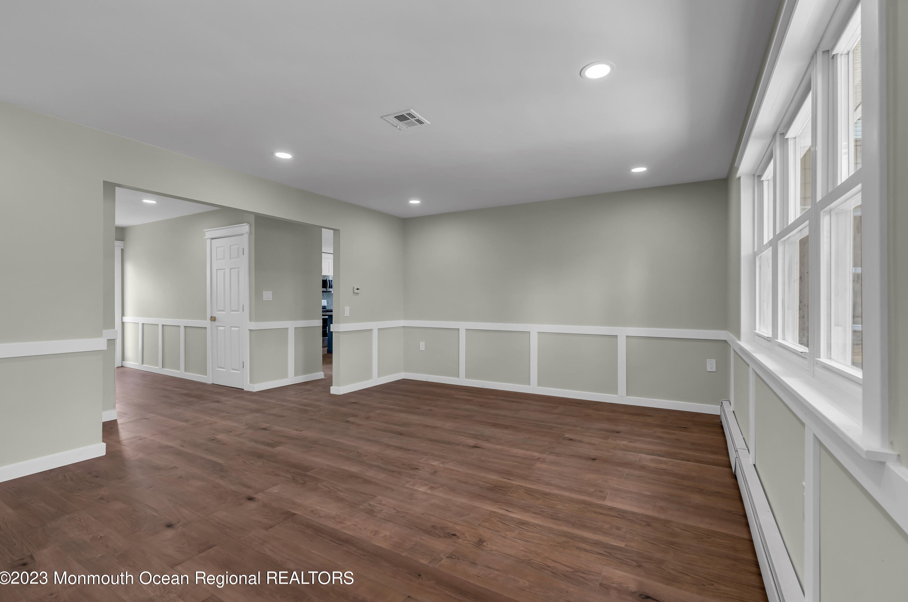 16 Wakan Ct, Toms River NJ  08757-6245 exterior