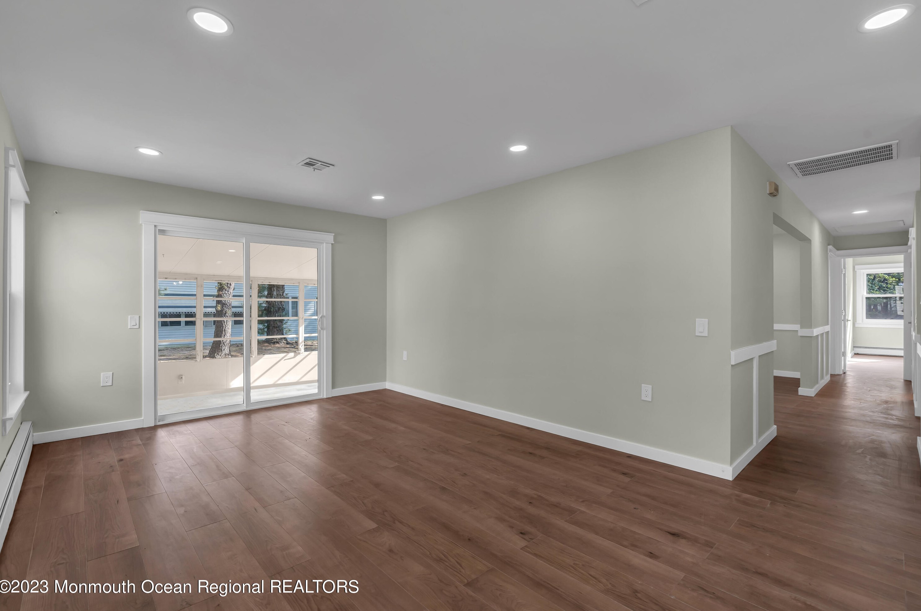 16 Wakan Ct, Toms River NJ  08757-6245 exterior