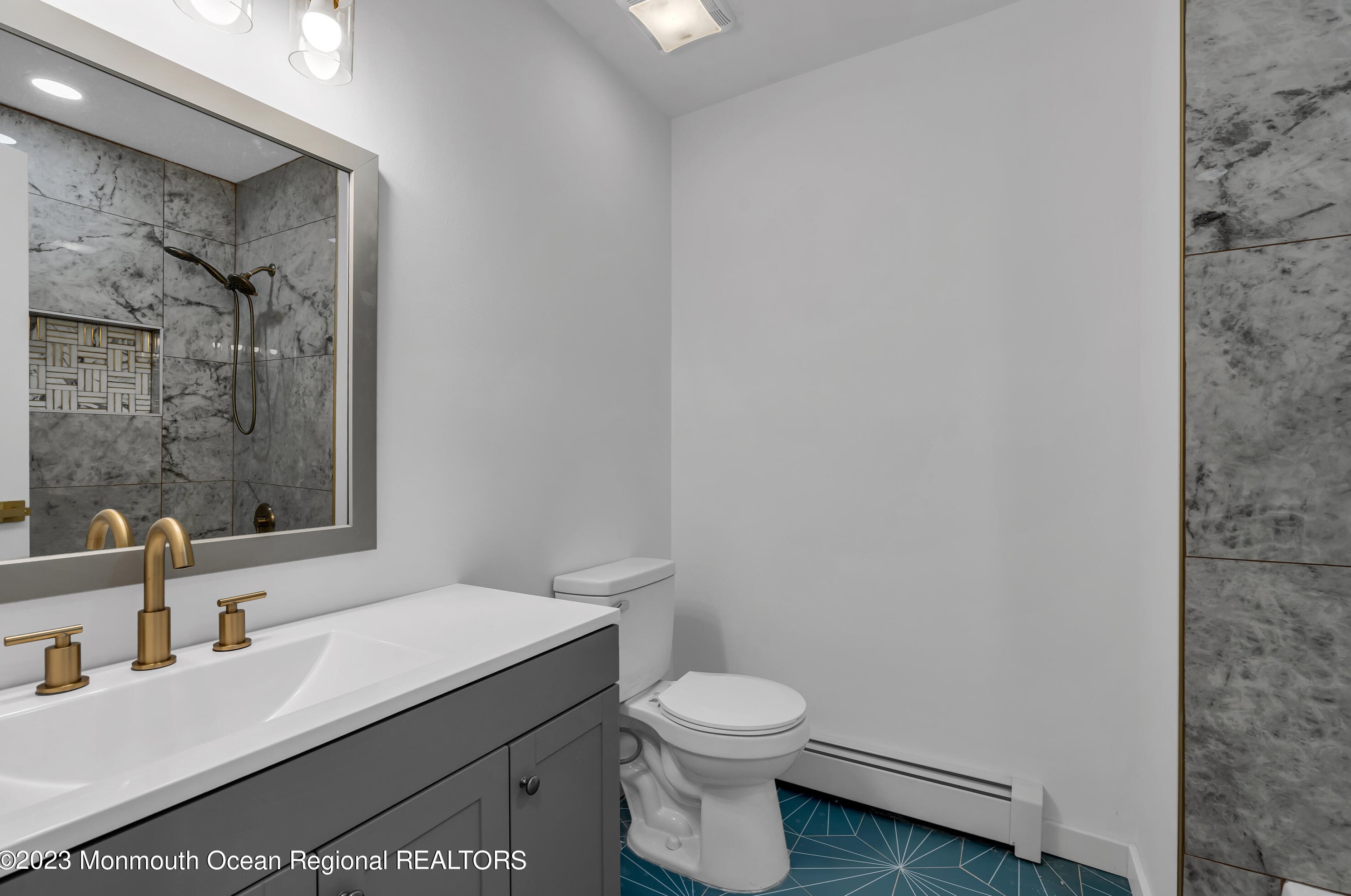 16 Wakan Ct, Toms River NJ  08757-6245 exterior