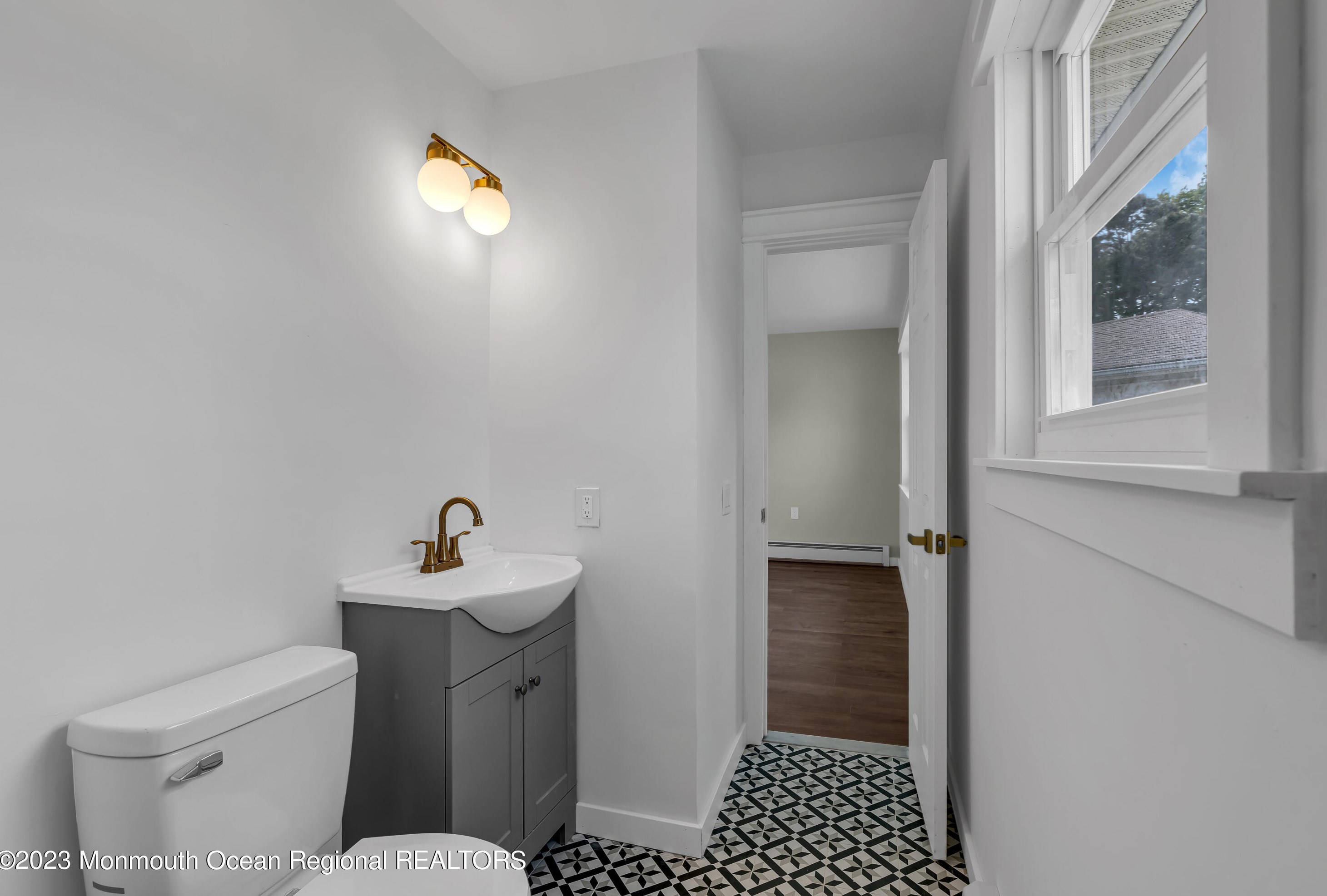 16 Wakan Ct, Toms River NJ  08757-6245 exterior