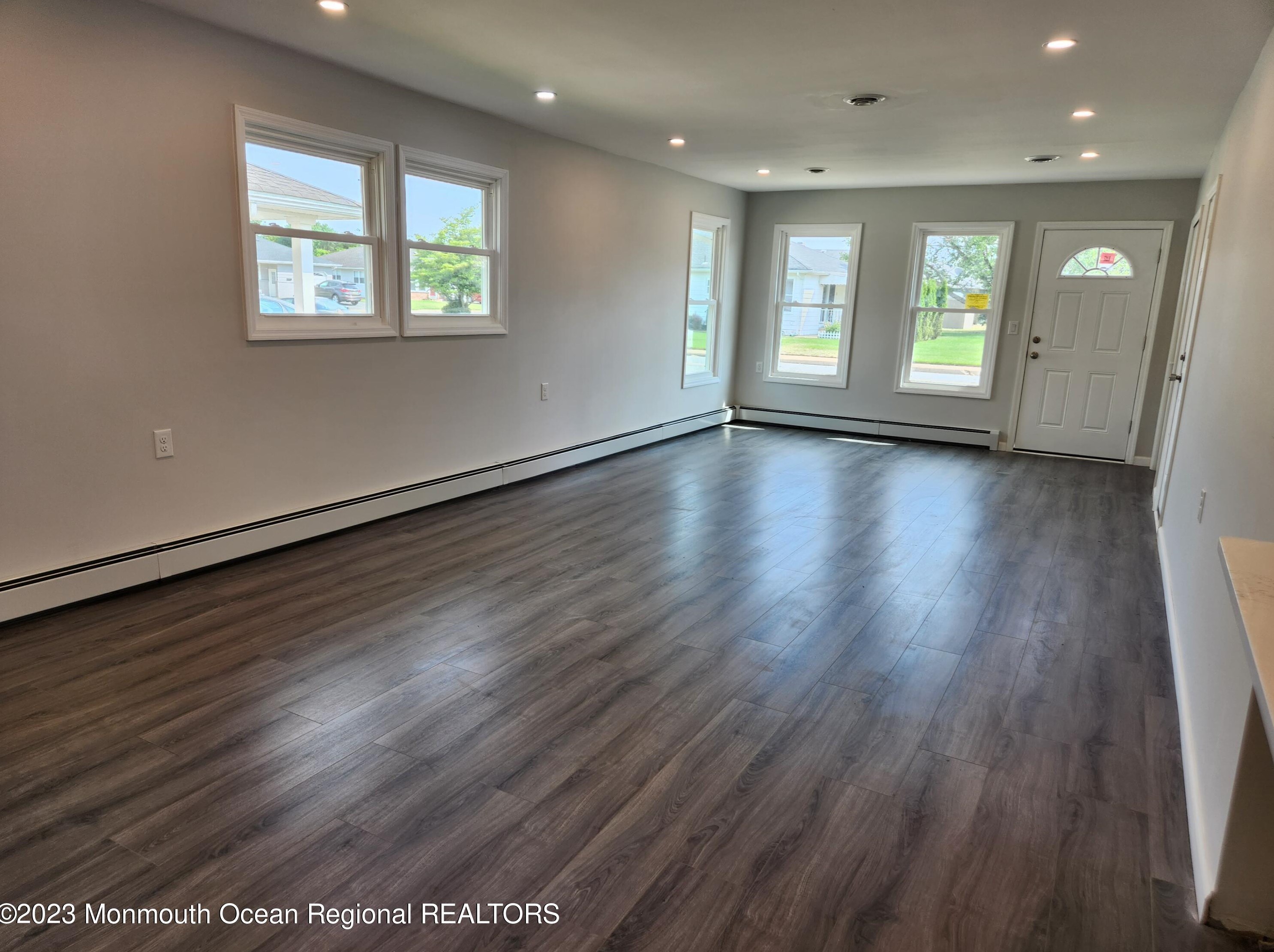 154 Charlotteville Dr, Toms River NJ  08757-4014 exterior