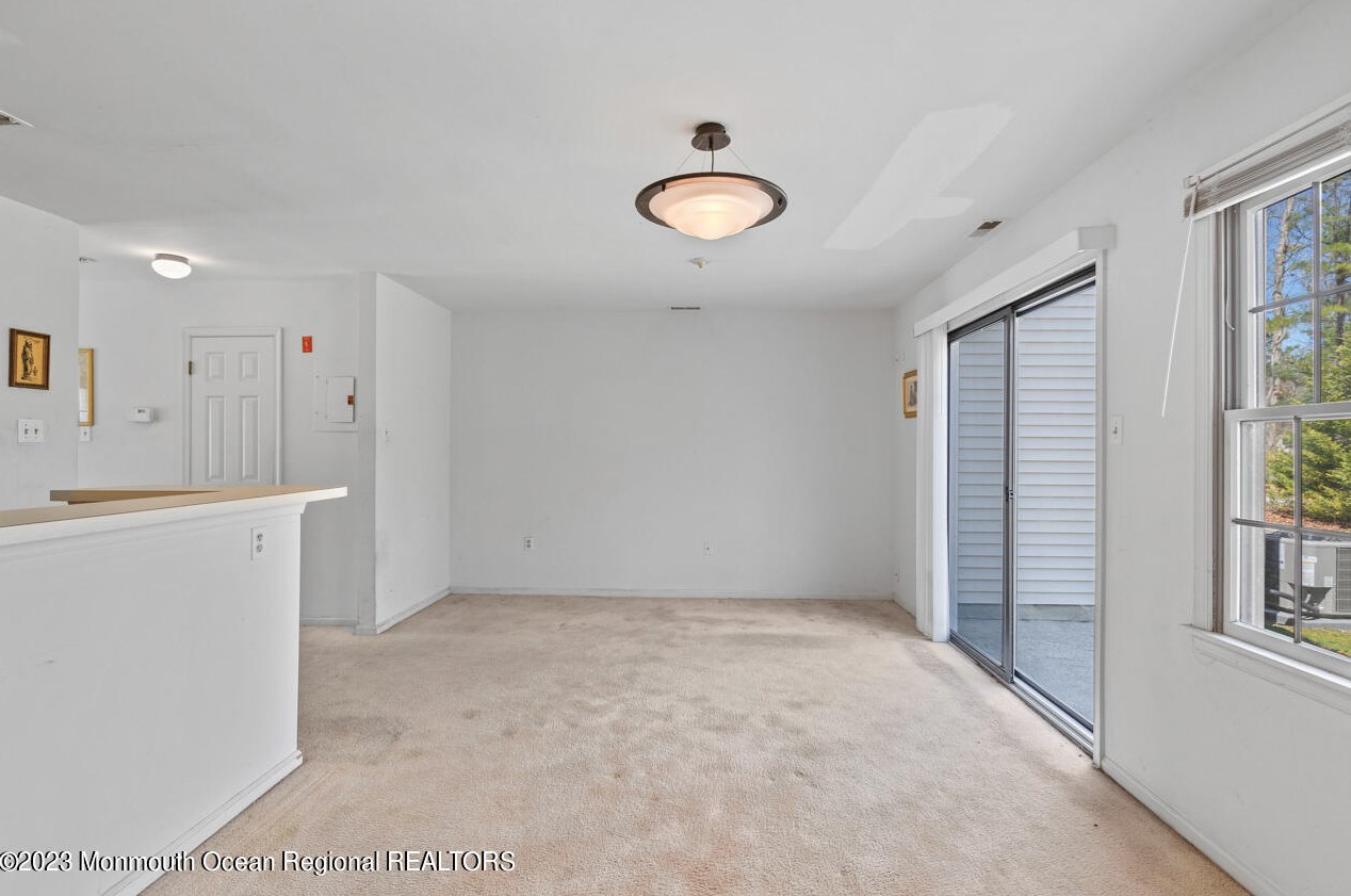 131 Westchester Dr, Tuckerton NJ  08087-3015 exterior