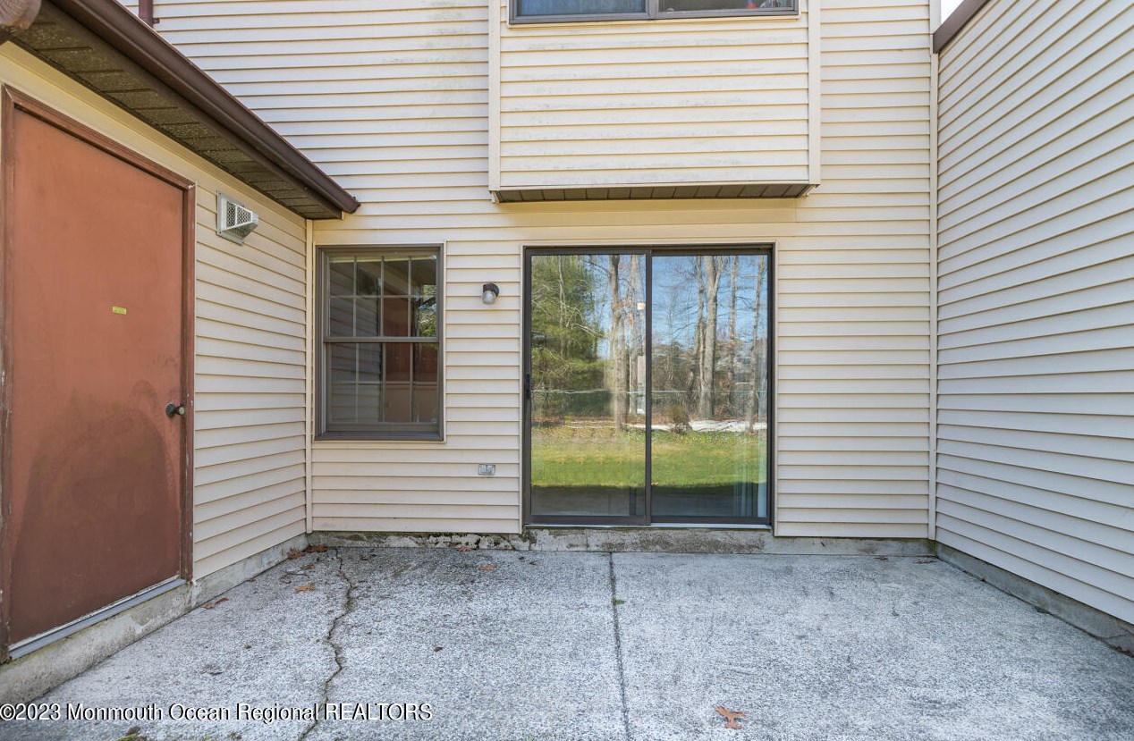 131 Westchester Dr, Tuckerton NJ  08087-3015 exterior