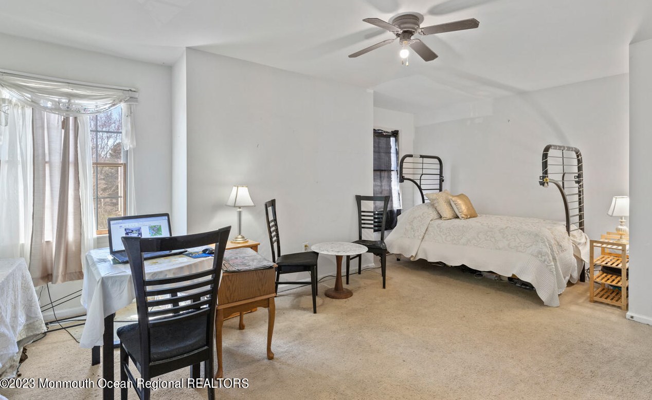 131 Westchester Dr, Tuckerton NJ  08087-3015 exterior