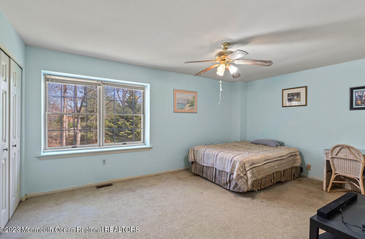 131 Westchester Dr, Tuckerton NJ  08087-3015 exterior