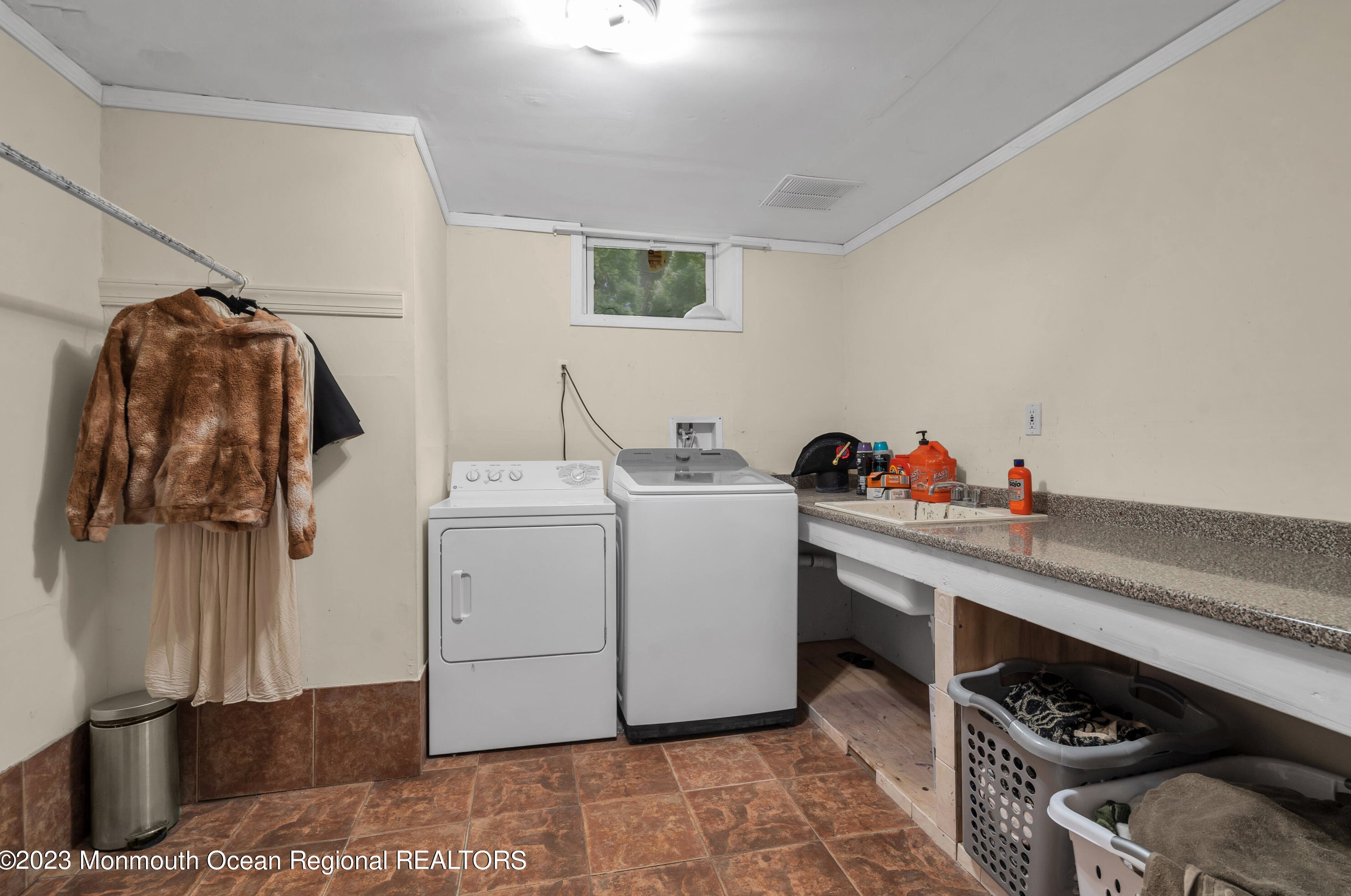 716 11th Ave, Toms River NJ  08757-1741 exterior