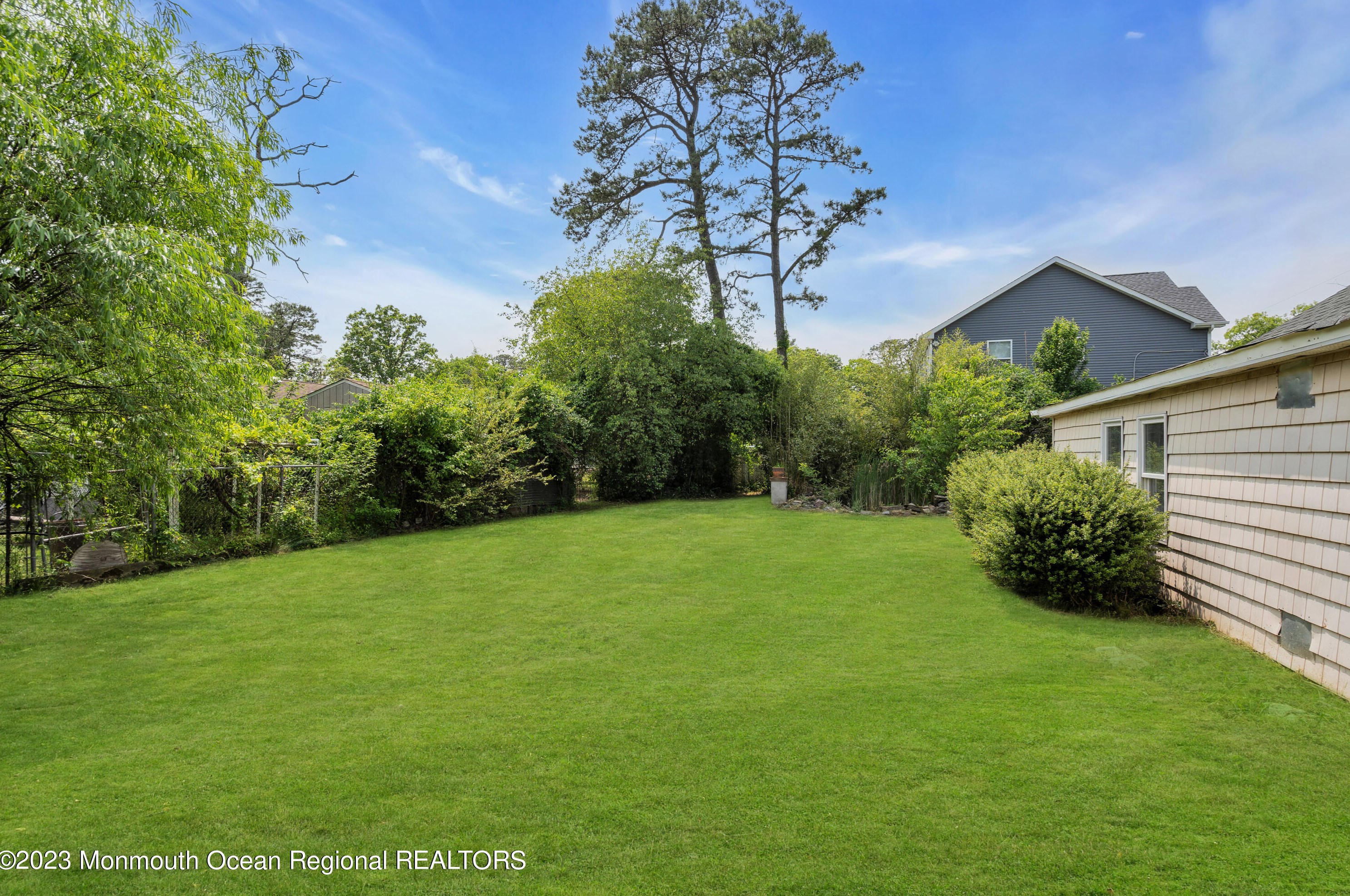 716 11th Ave, Toms River NJ  08757-1741 exterior