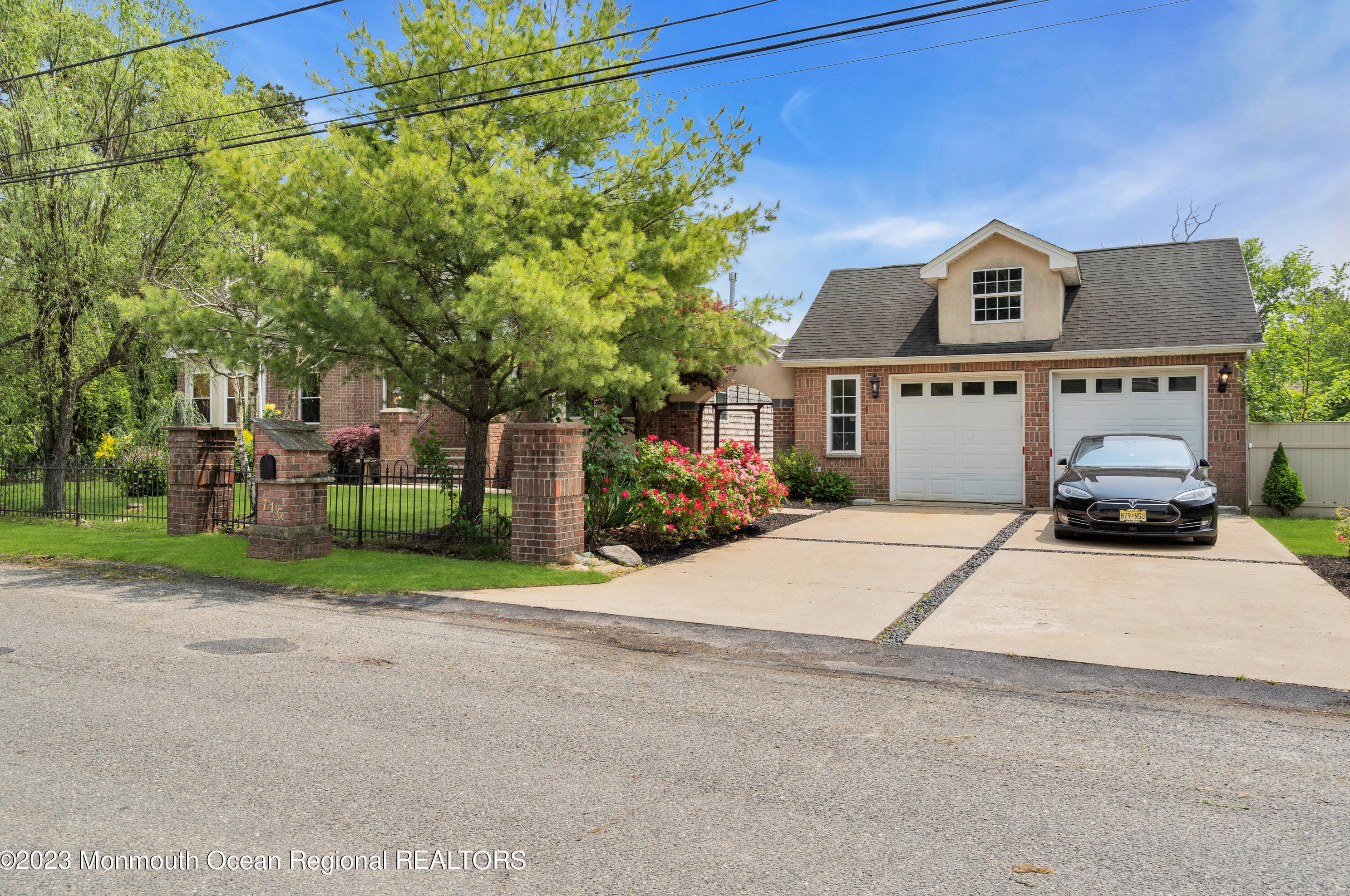 716 11th Ave, Toms River NJ  08757-1741 exterior