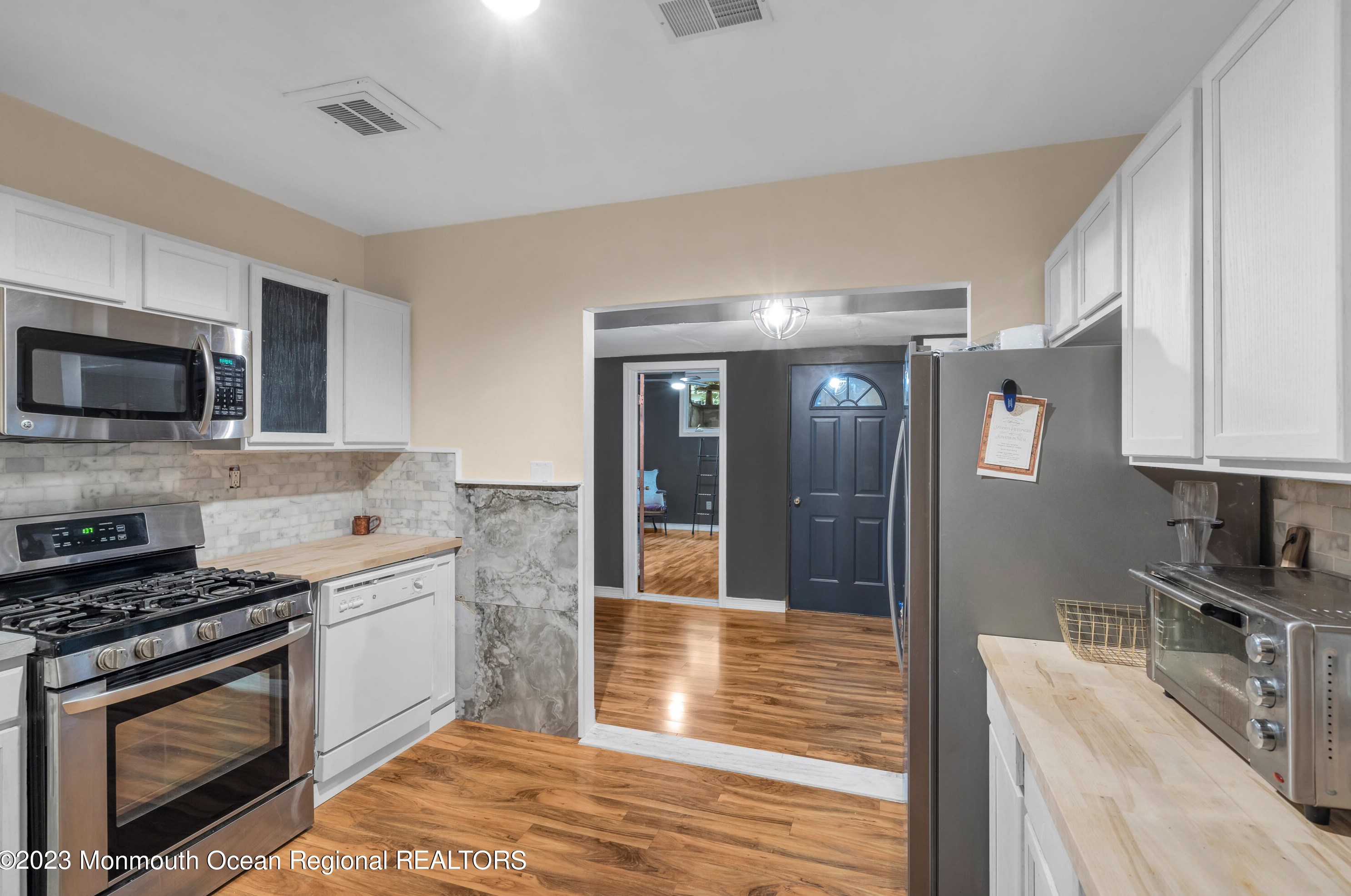 716 11th Ave, Toms River NJ  08757-1741 exterior