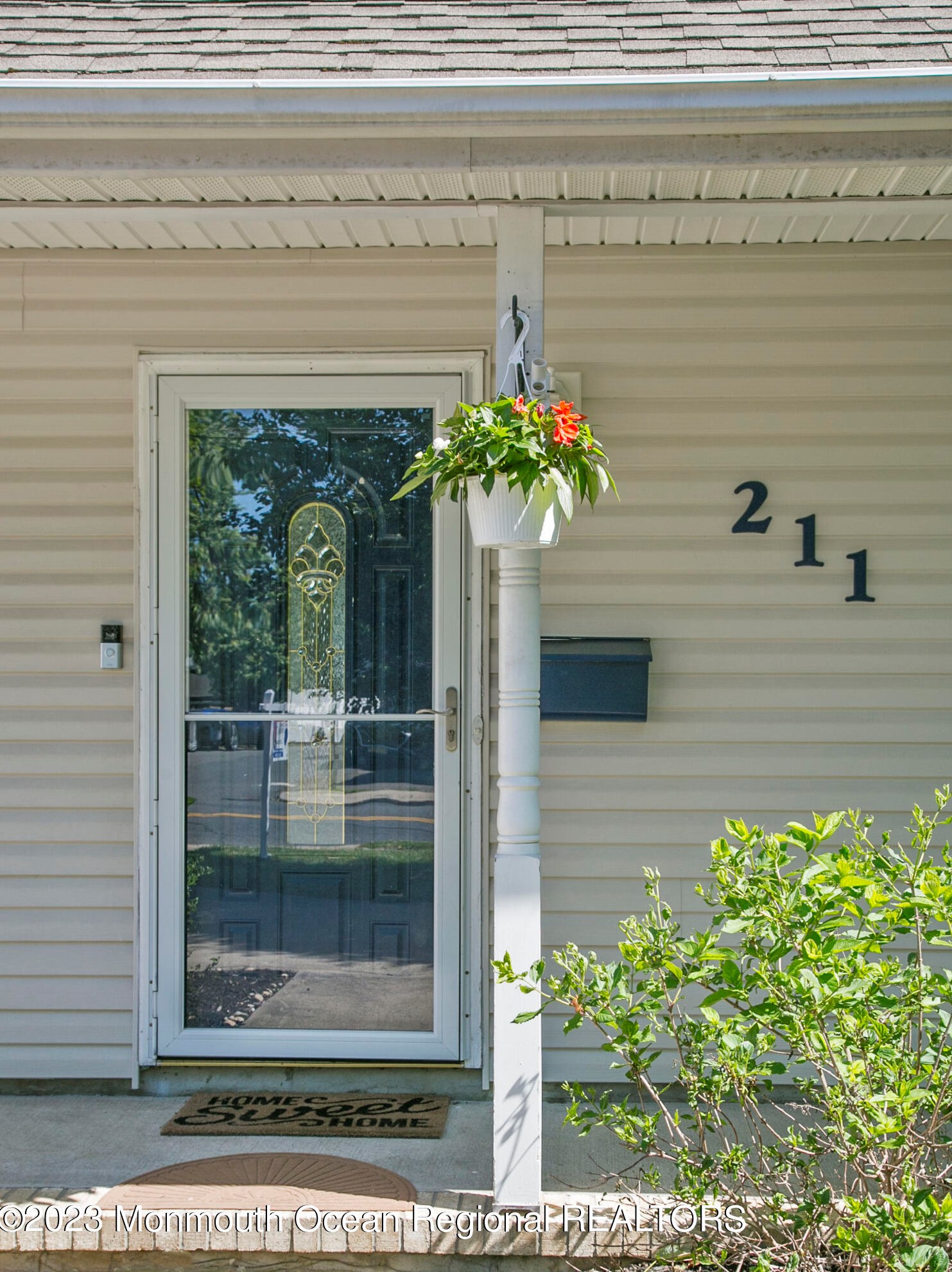 211 Lower Main St, Matawan NJ  07747-1041 exterior