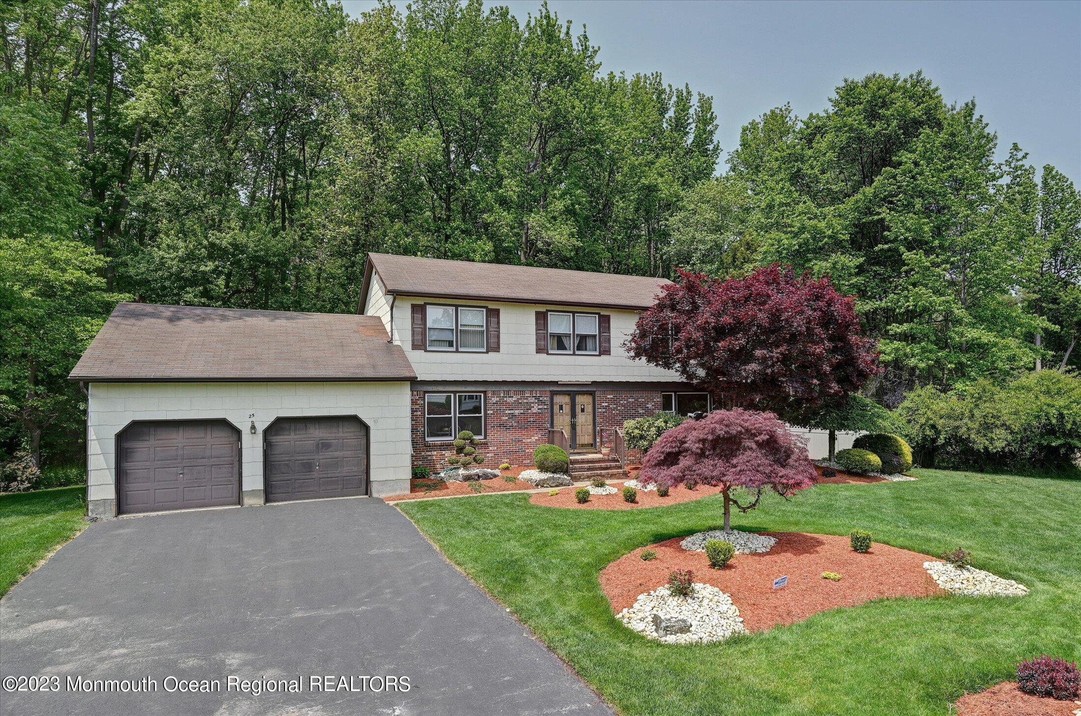 25 Cooperhawk Dr, Manalapan Township, NJ 07726 MLS 22314089