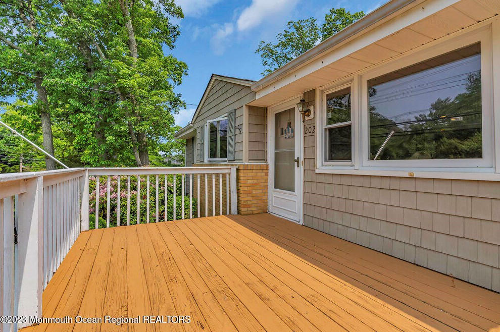 202 Lakewood Rd, Wall Township NJ  07753-5704 exterior