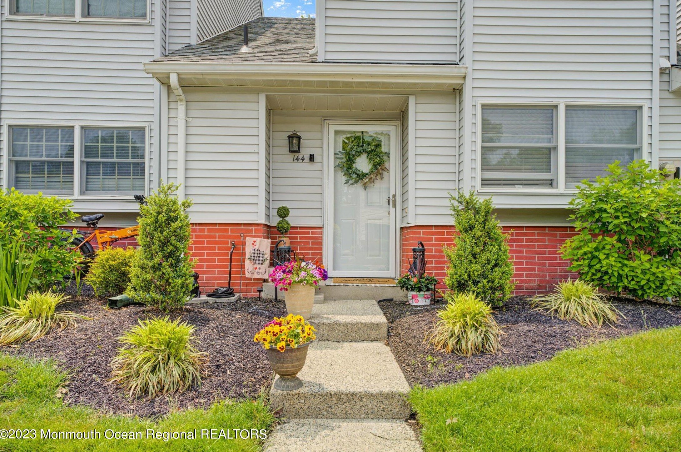 144 Westchester Dr, Tuckerton NJ  08087-3016 exterior