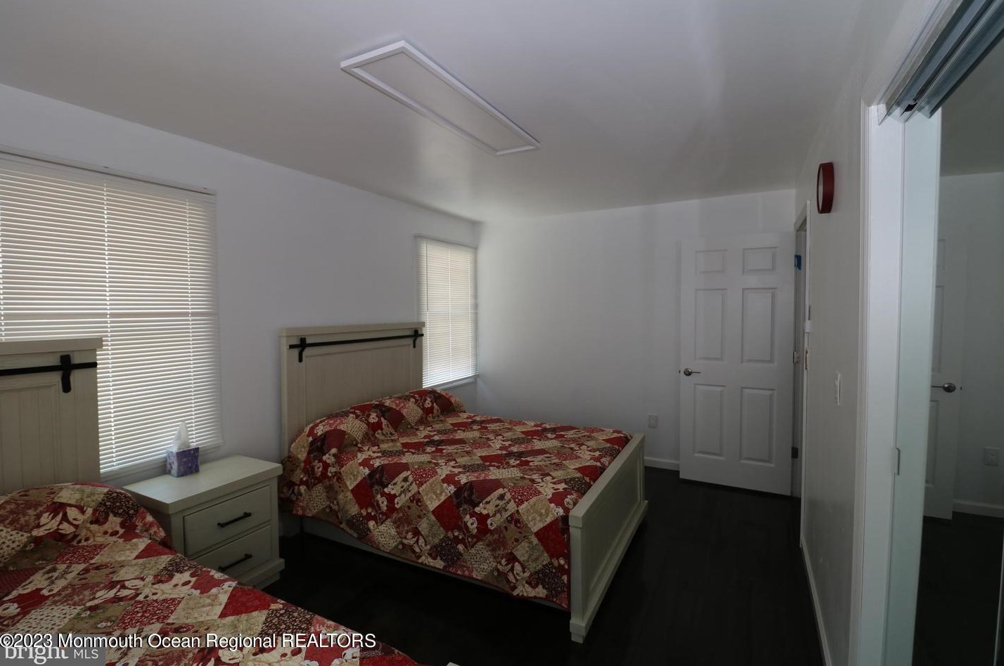 919 Radio Rd, Tuckerton NJ  08087-1601 exterior