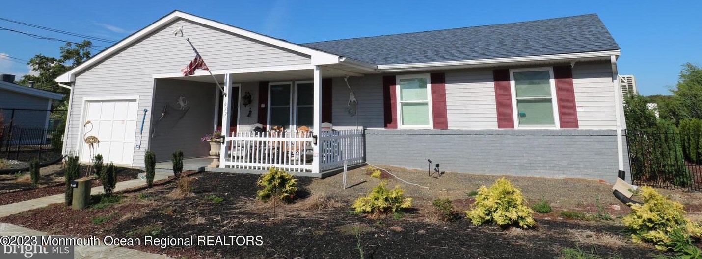 919 Radio Rd, Tuckerton NJ  08087-1601 exterior