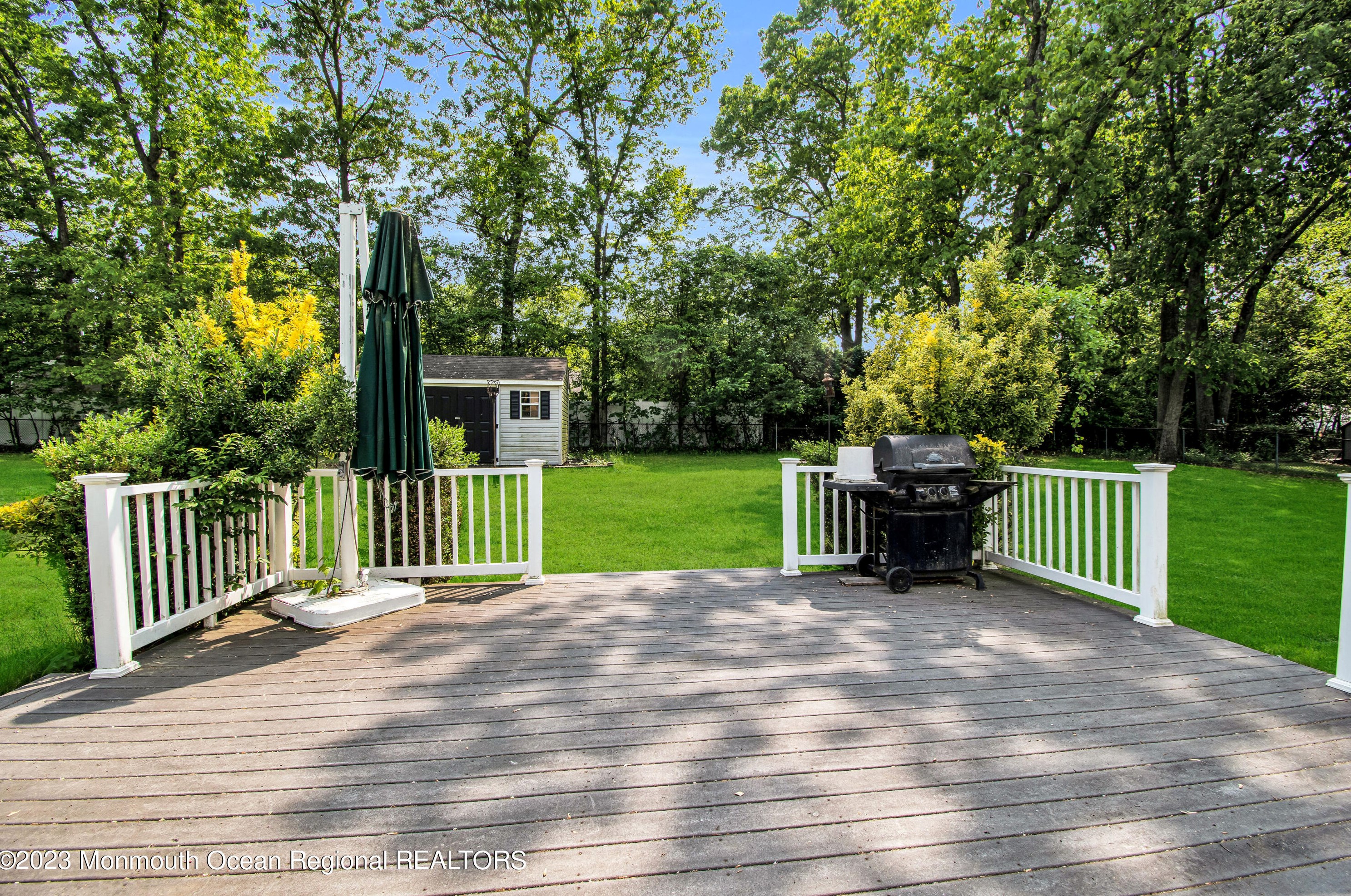 3 Redwood Rd, Wall Township NJ  07731-1327 exterior