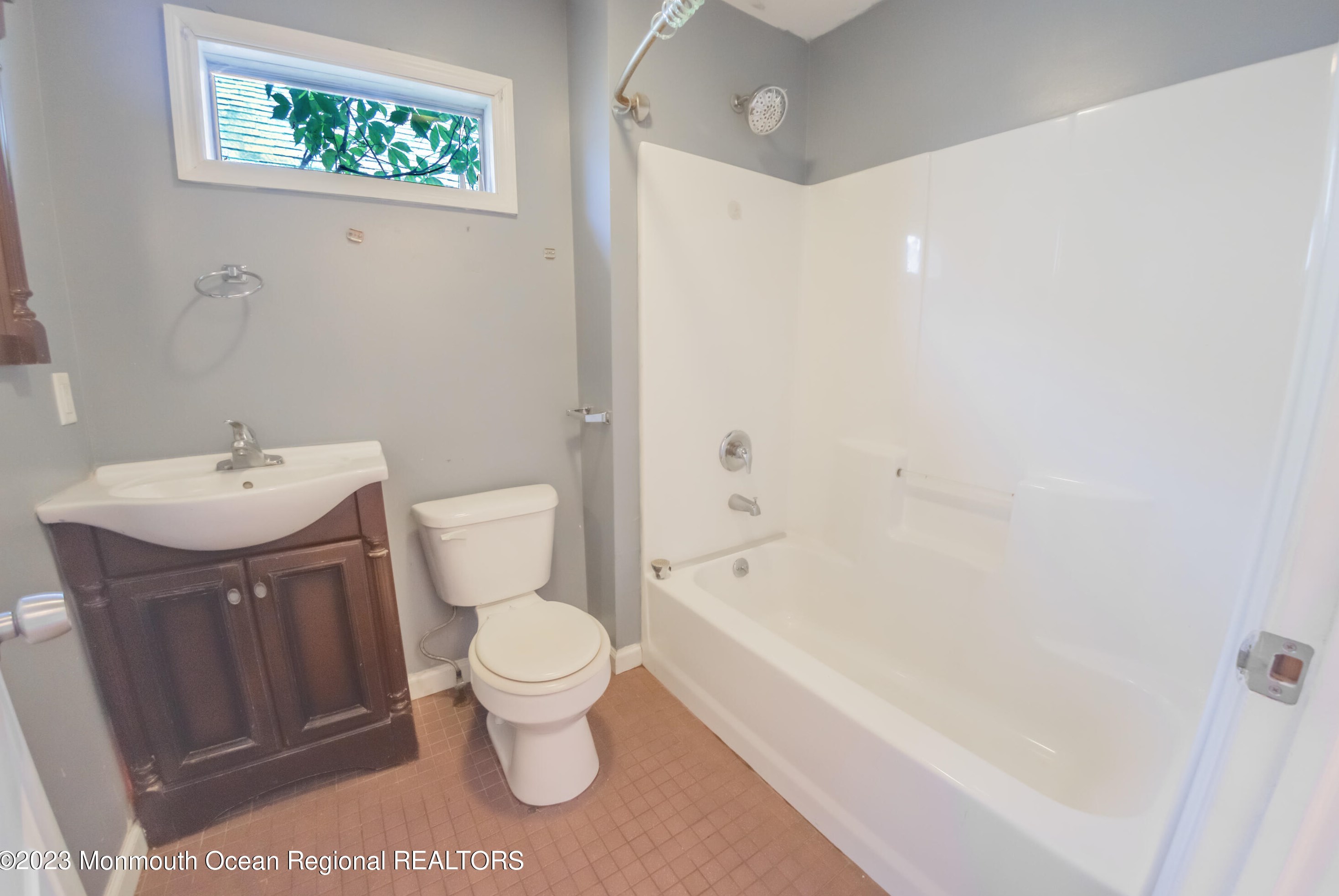 34 Myrtle Ave, Ideal Beach NJ  07734-1546 exterior