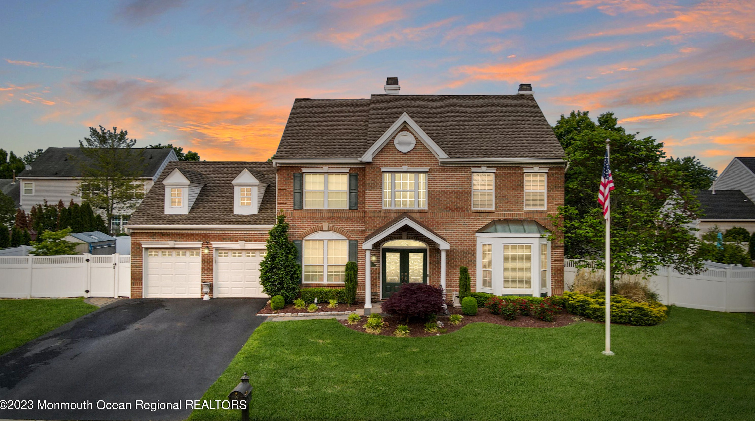 8 Syracuse Dr, East Freehold, NJ 07728
