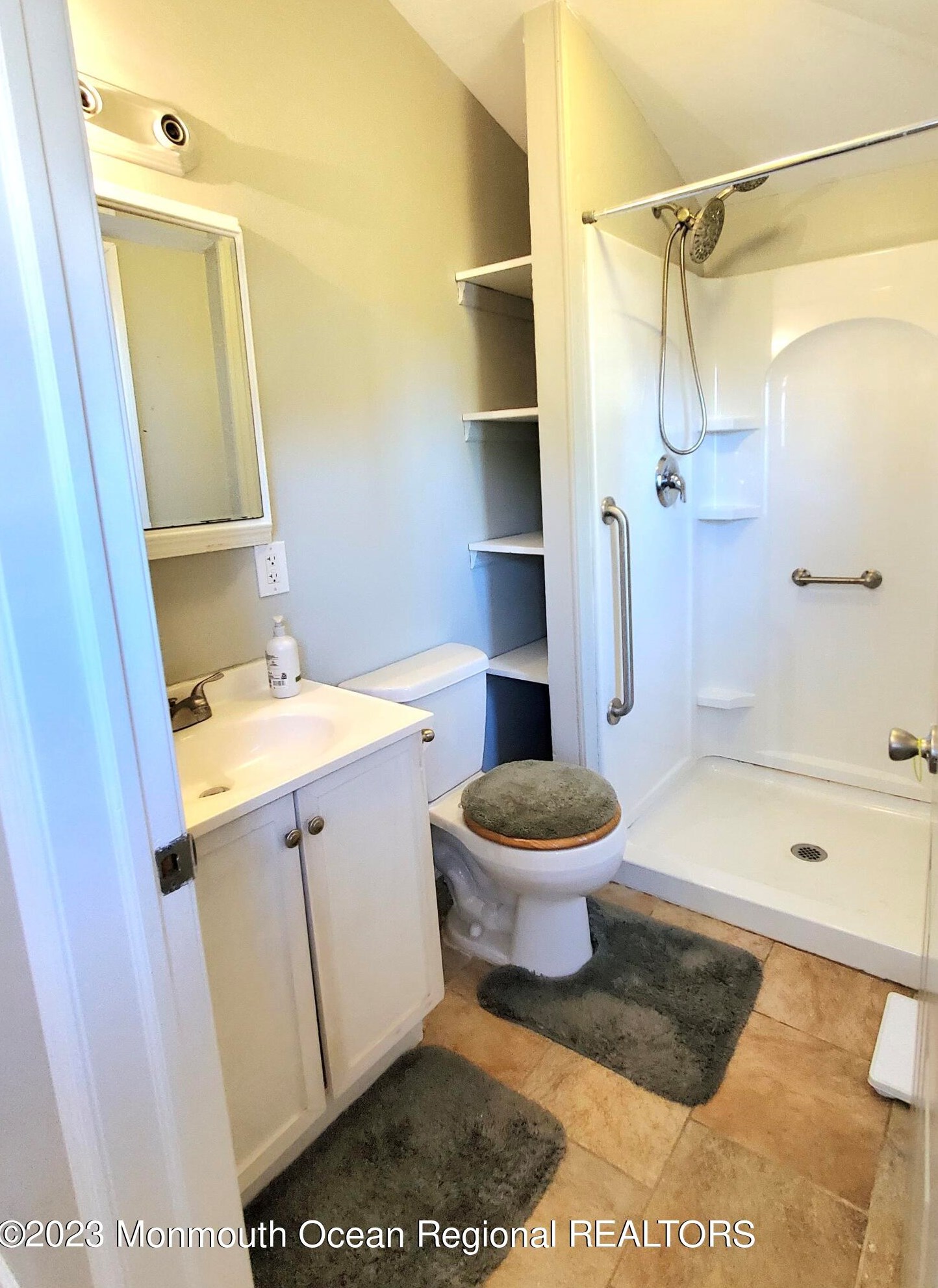 14 Walters St, Ideal Beach NJ  07734-1320 exterior