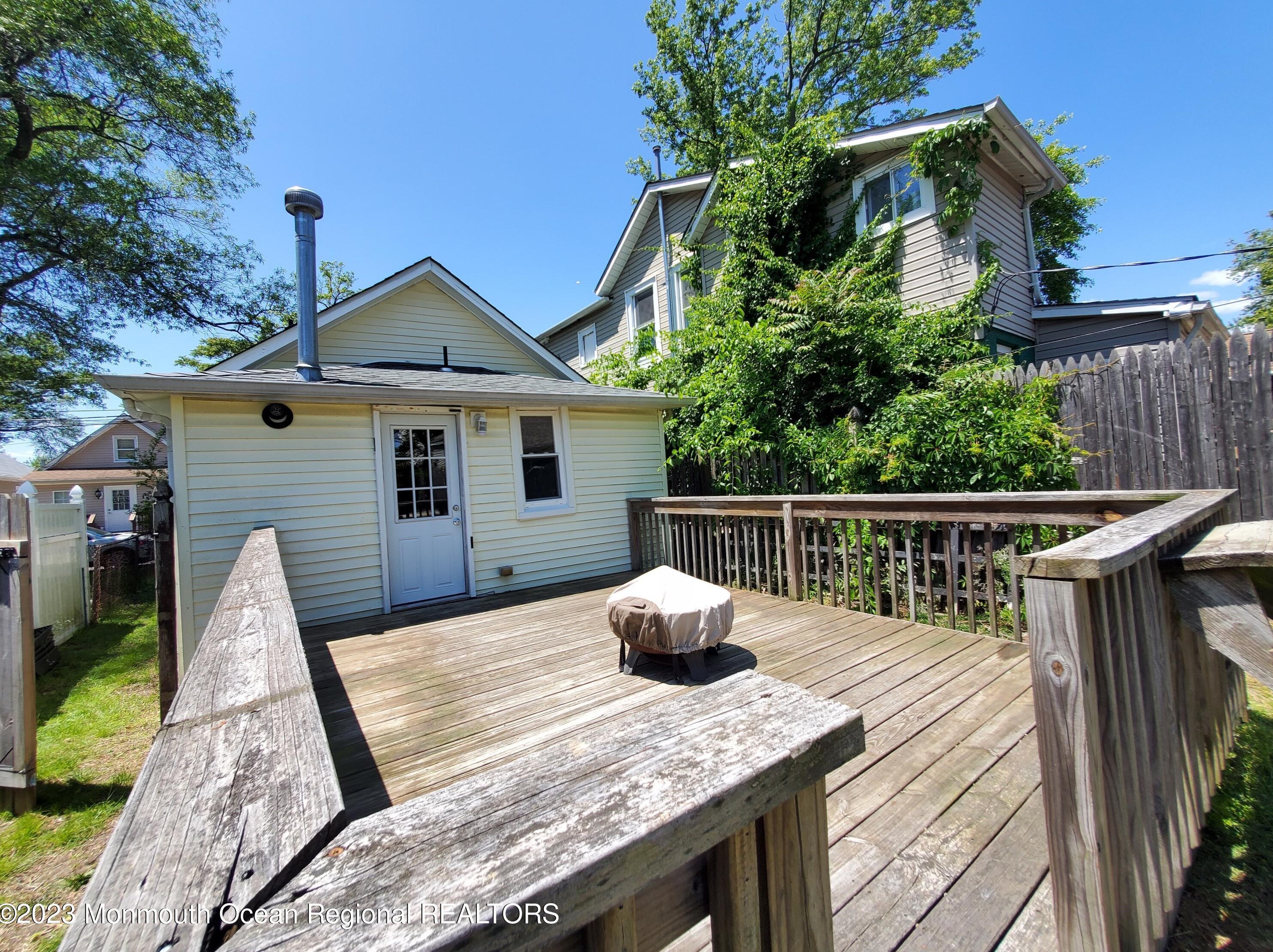 14 Walters St, Ideal Beach NJ  07734-1320 exterior