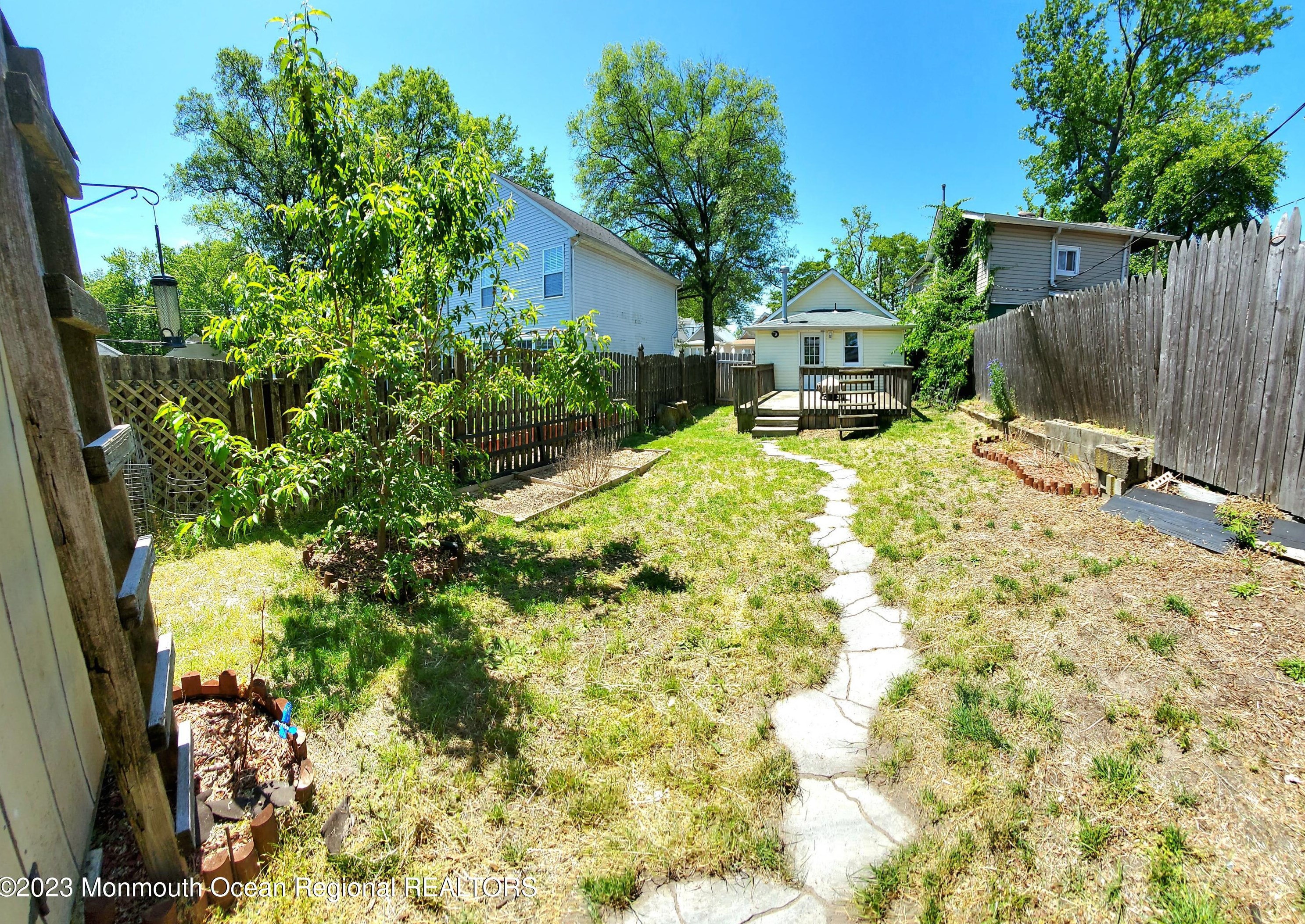 14 Walters St, Ideal Beach NJ  07734-1320 exterior