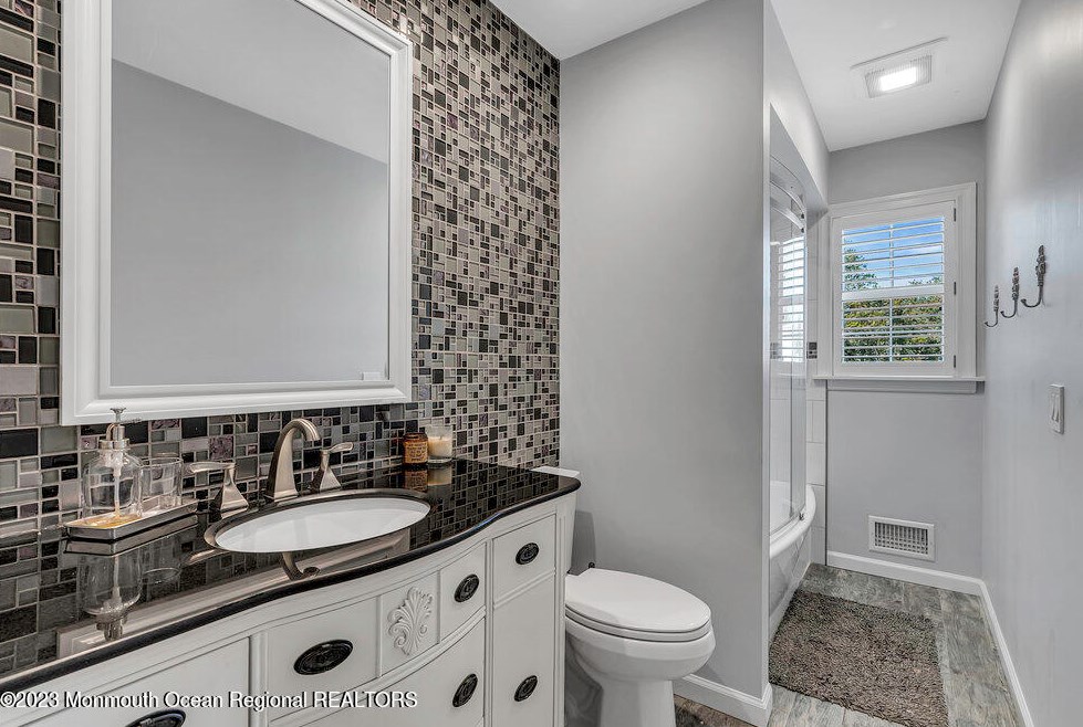 20 Monroe St, Keyport NJ  07735-1461 exterior