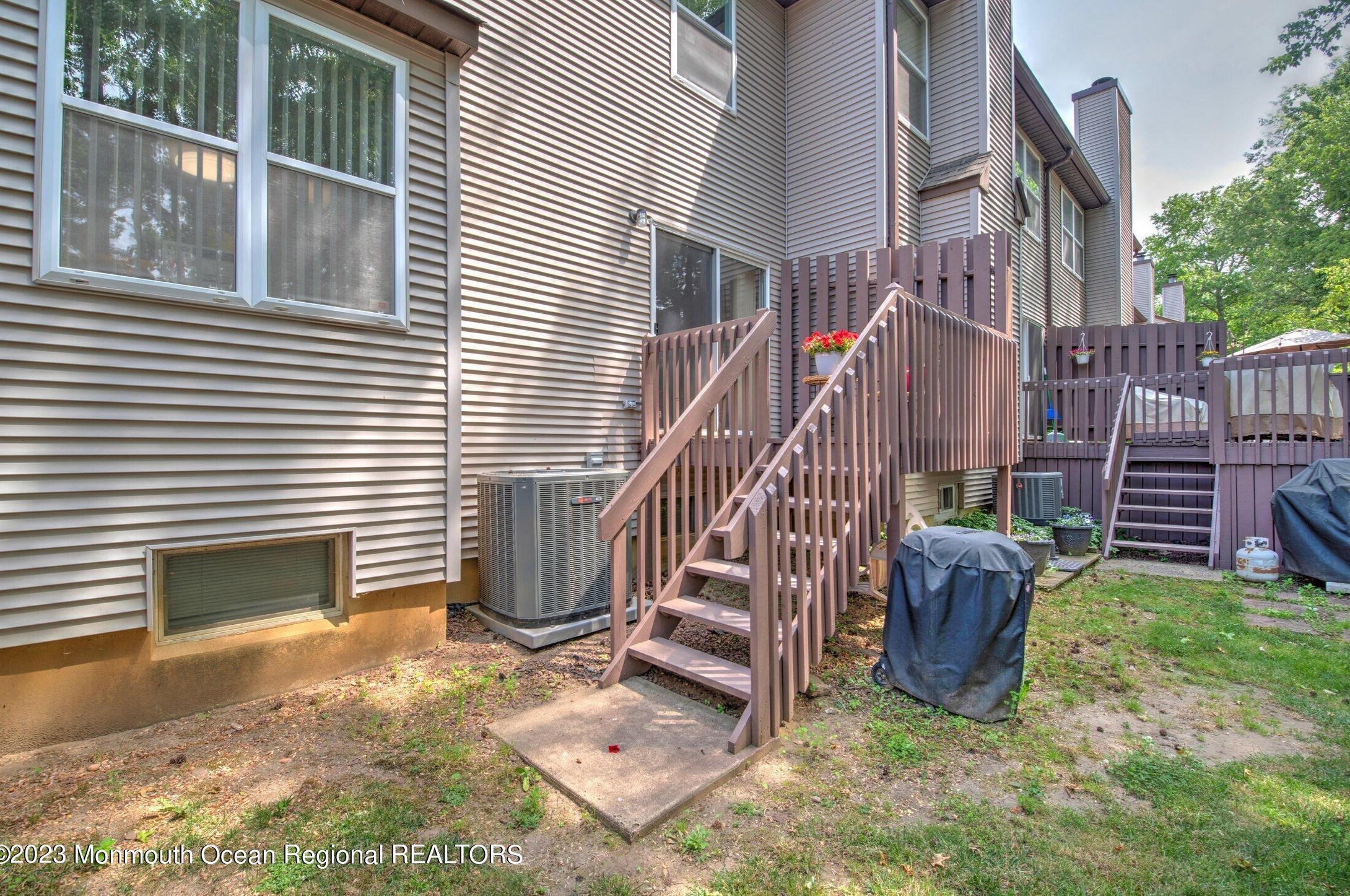 77 Atrium Way, Millstone Township NJ  07726-5030 exterior