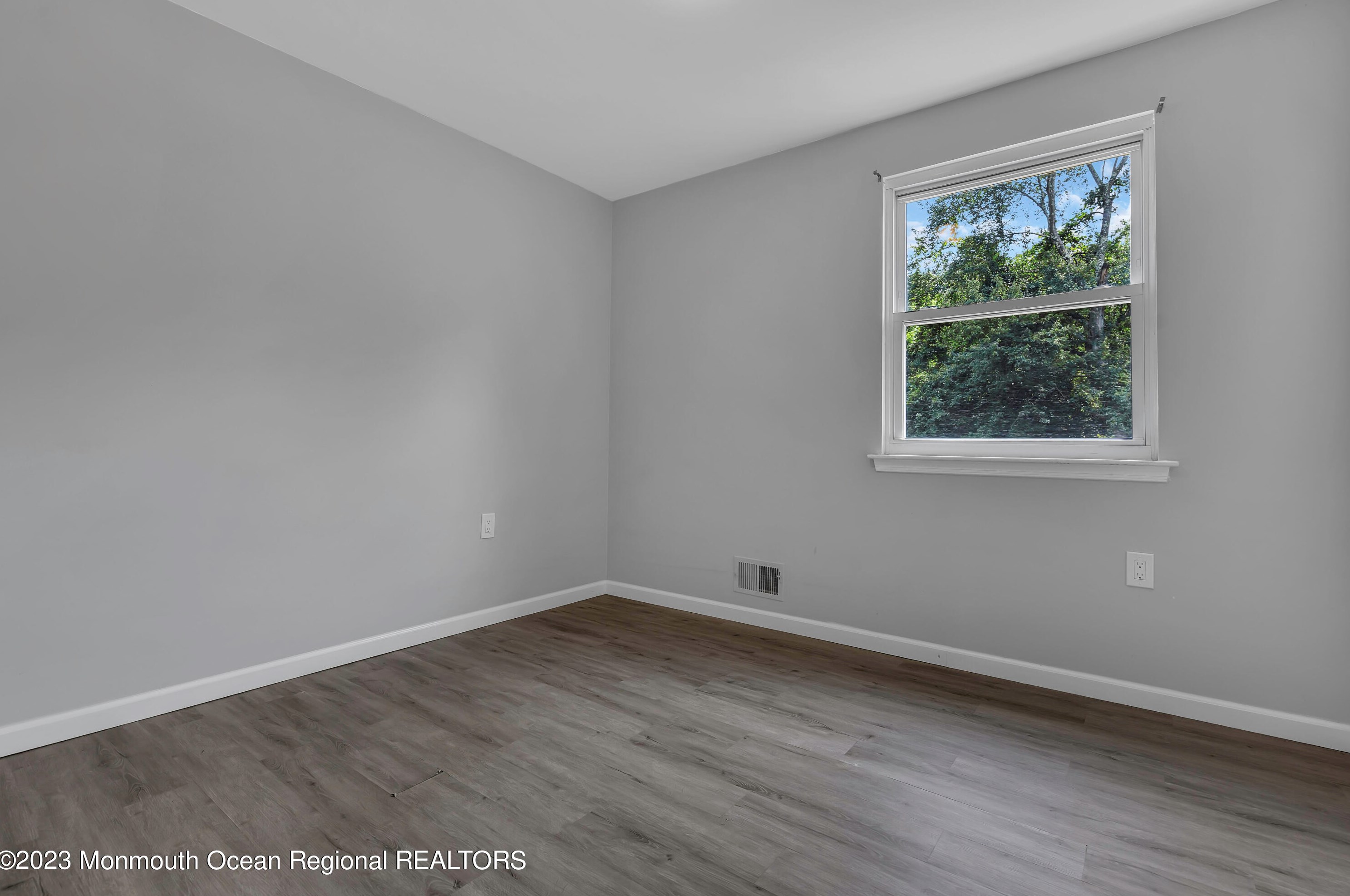 107 Lavenham Ct, Toms River NJ  08755-3242 exterior