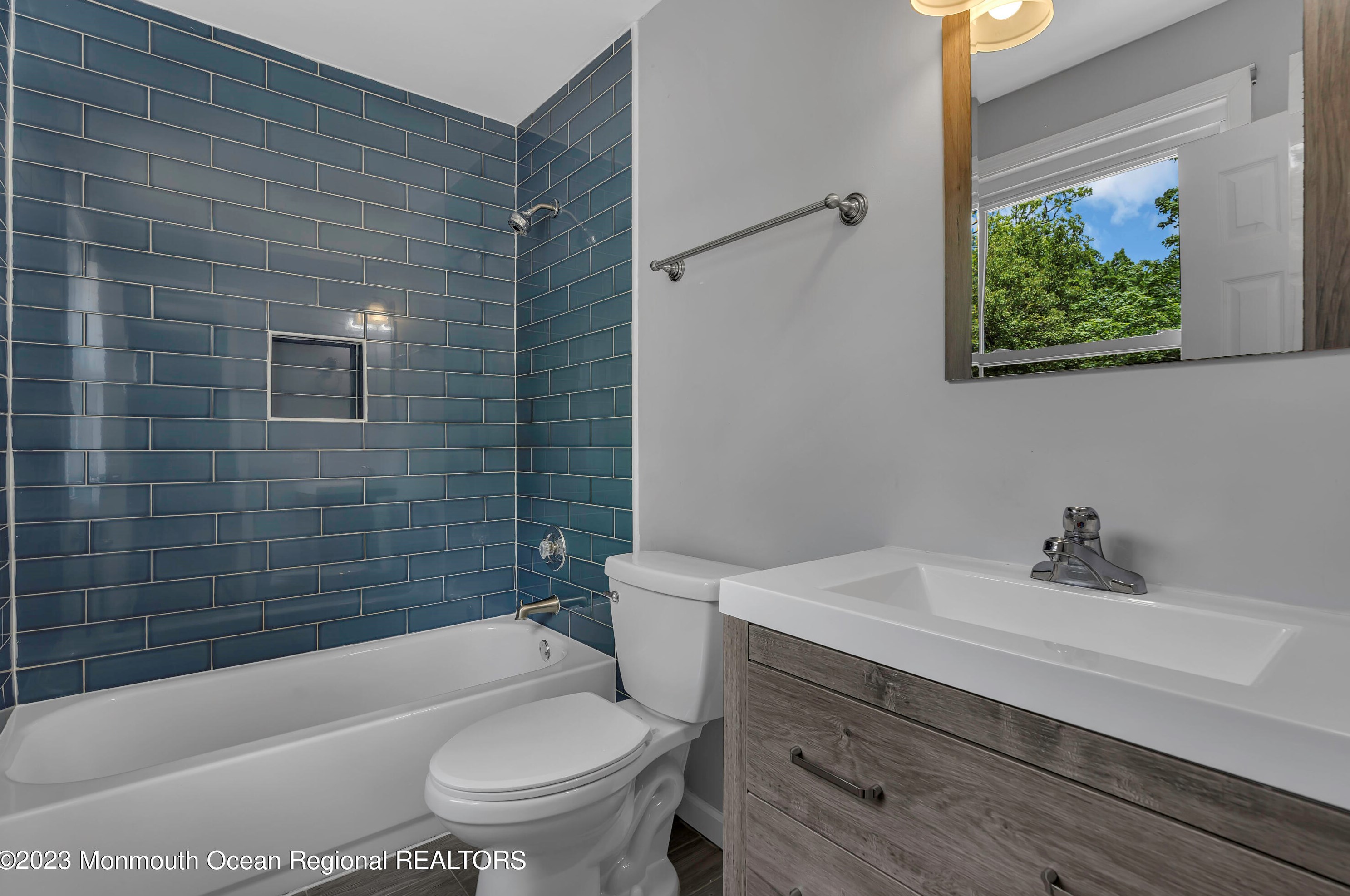 107 Lavenham Ct, Toms River NJ  08755-3242 exterior